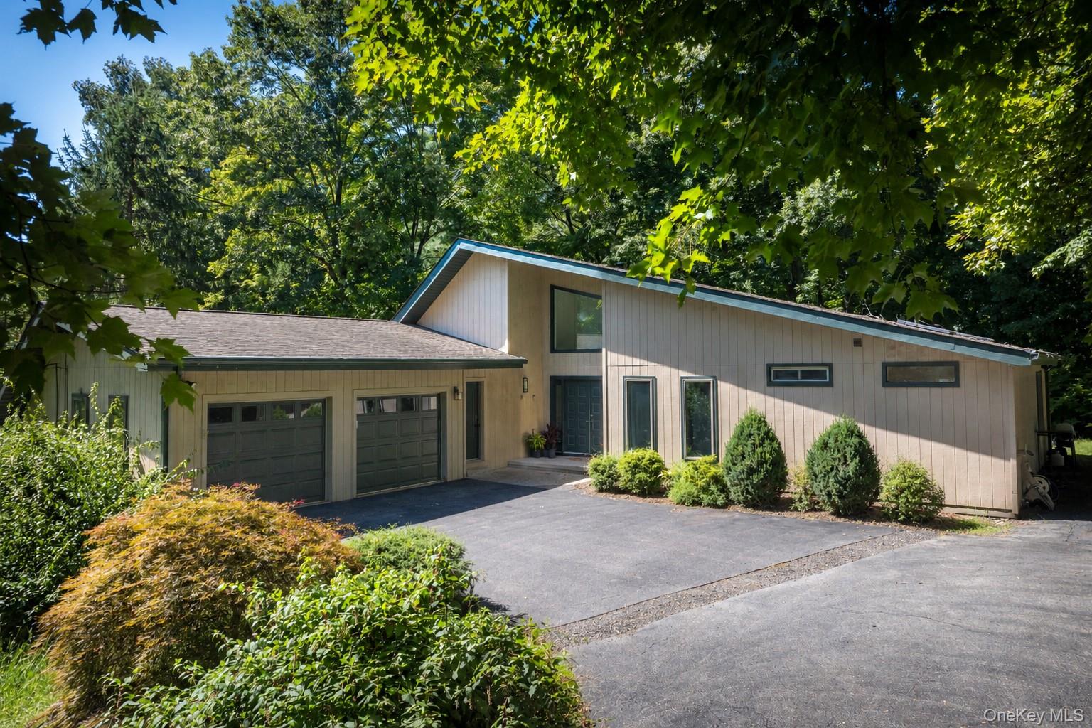 14 Luty Drive — photo