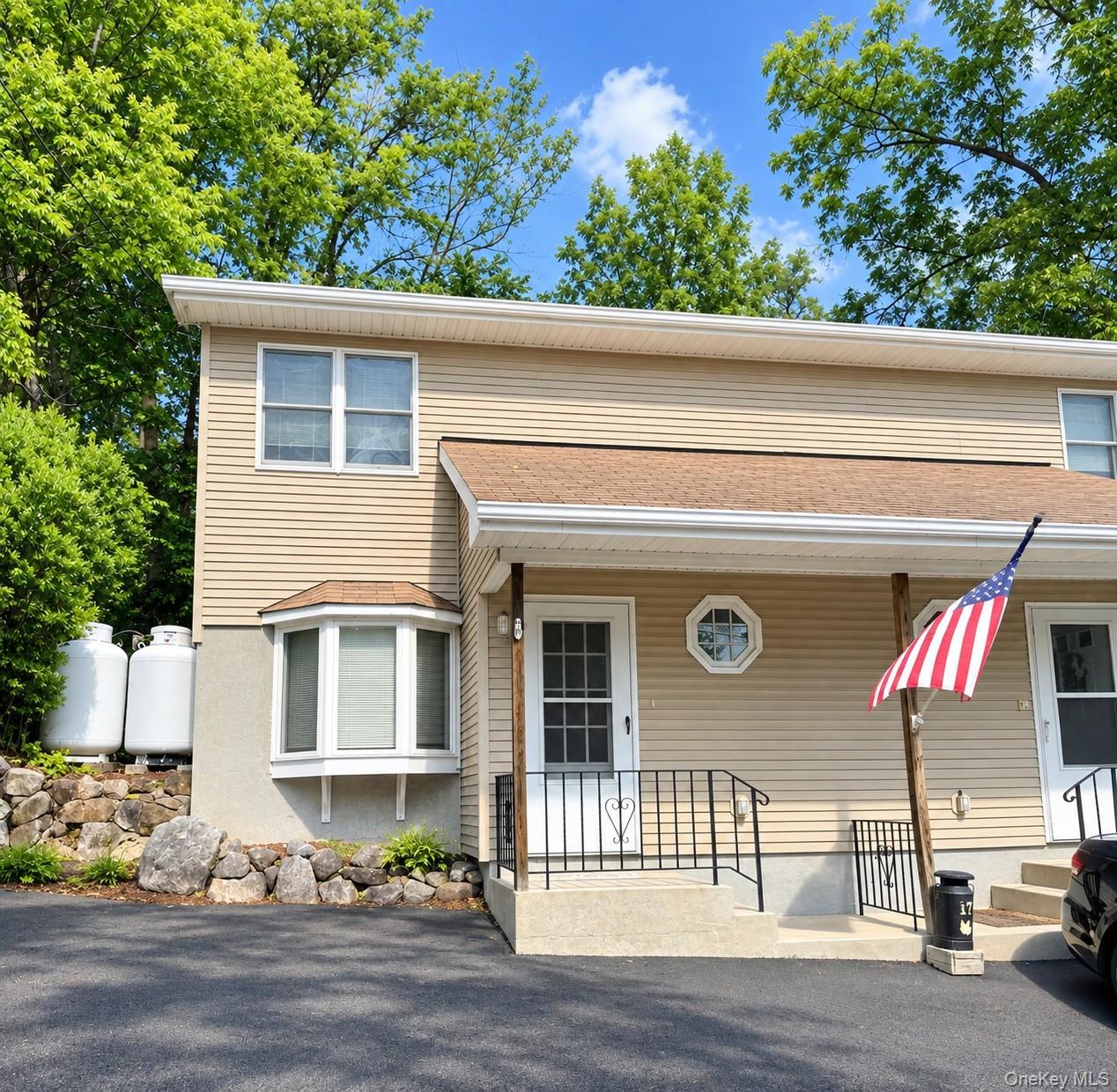 17 Brooks Lane B — photo
