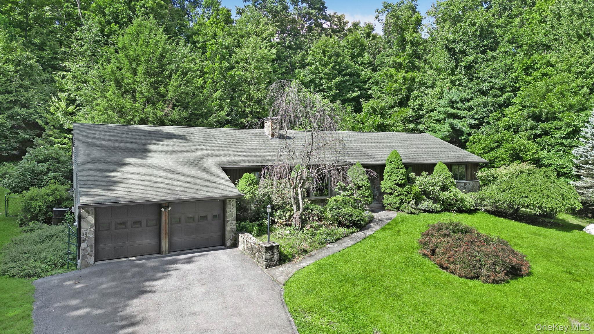 1169 Ridgebury Road — photo