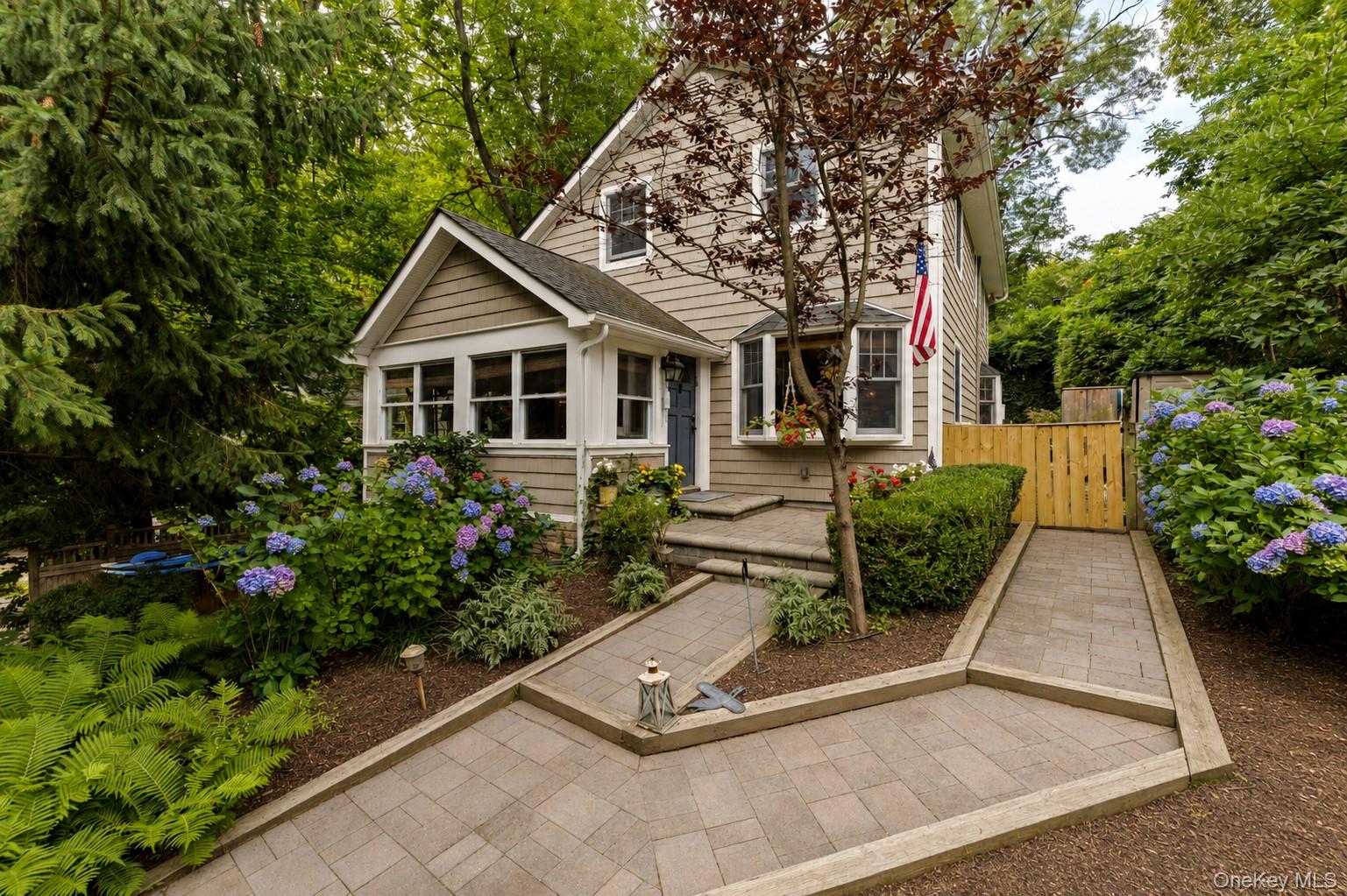 18 Walnut Avenue — photo