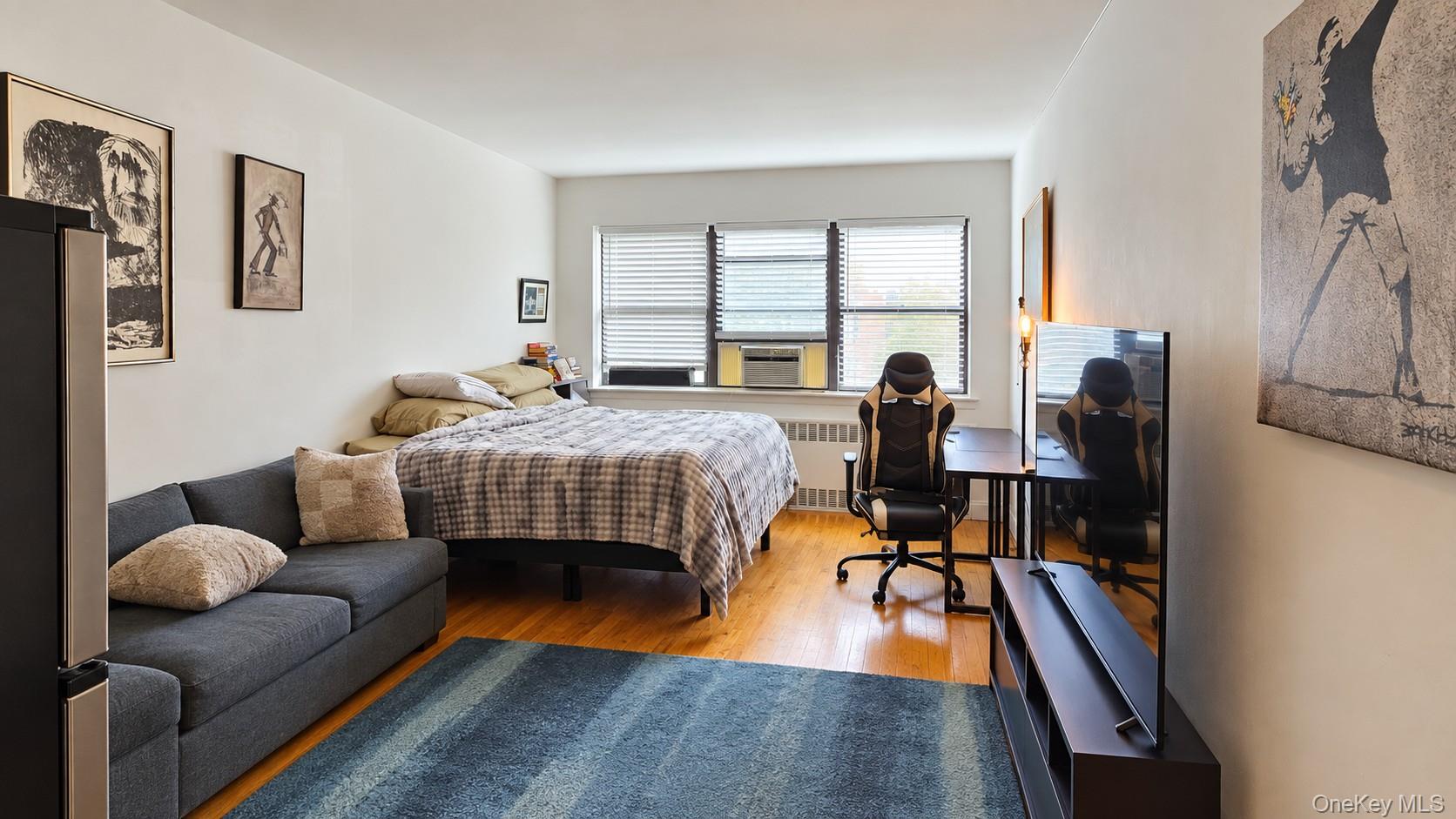 55A Ehrbar Avenue 4C — photo