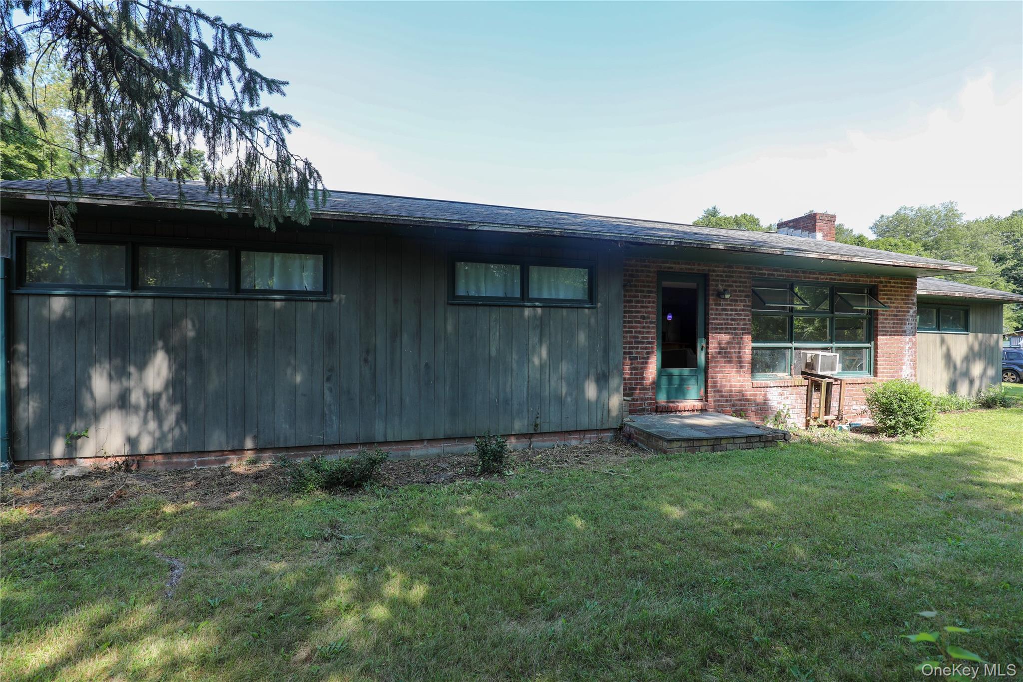 203 Maple Lane — photo