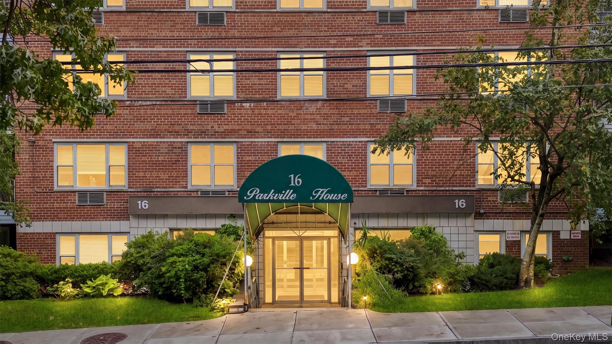16 Lake Street 7J — photo
