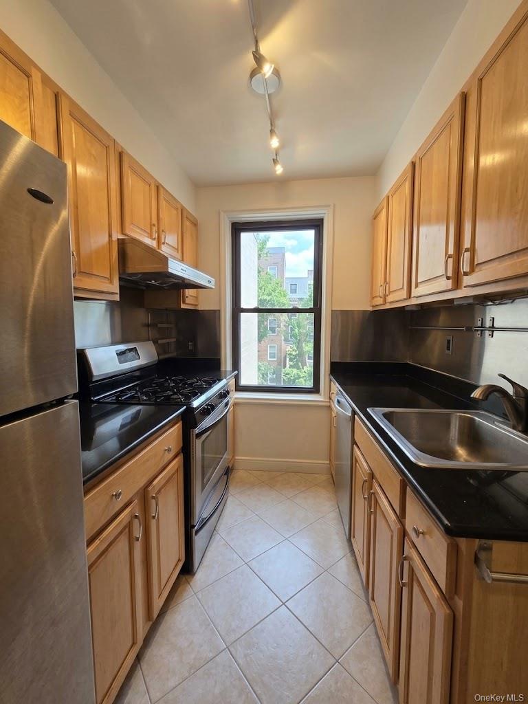6448 Booth Street Unit 4D — photo