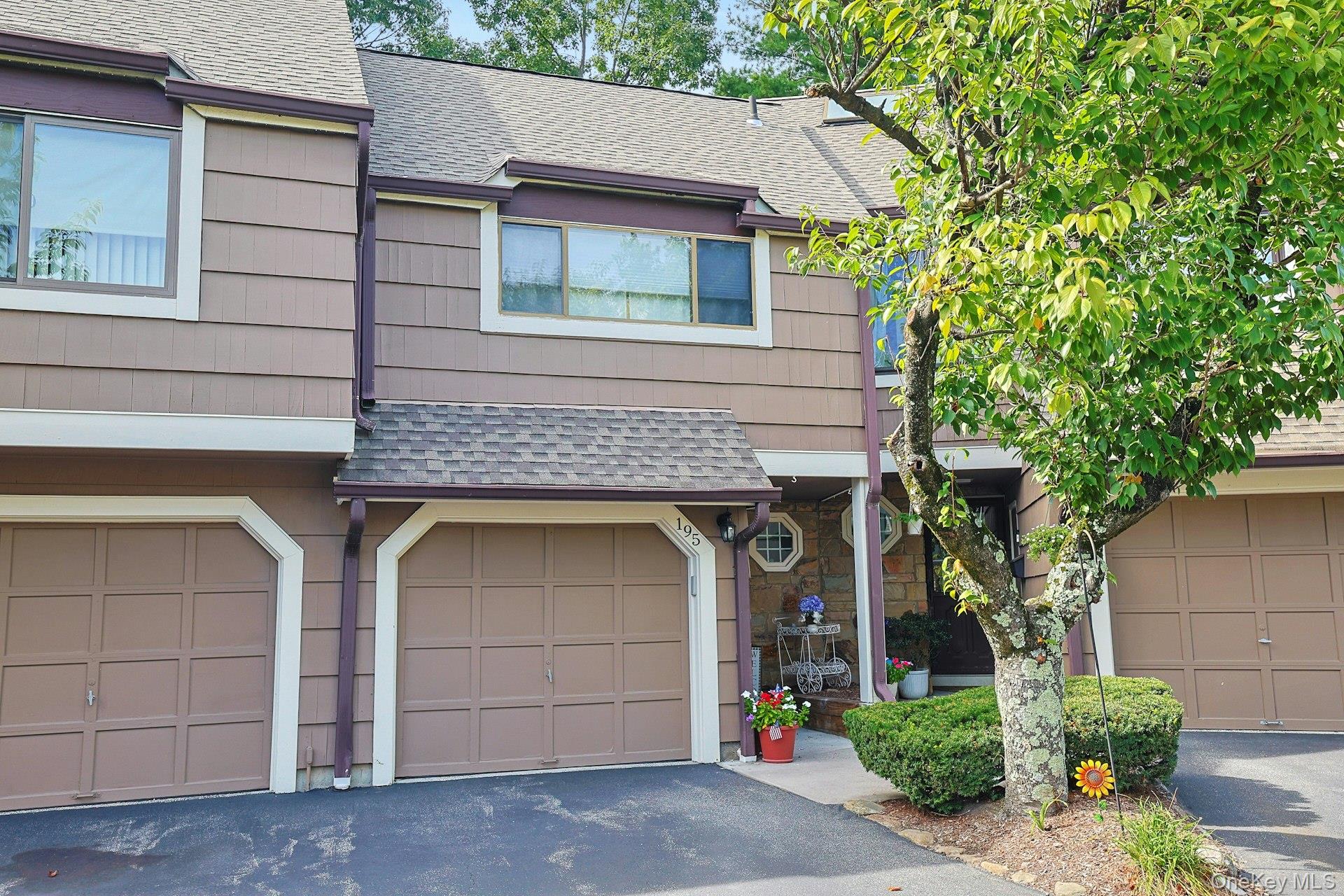 195 Treetop Circle — photo