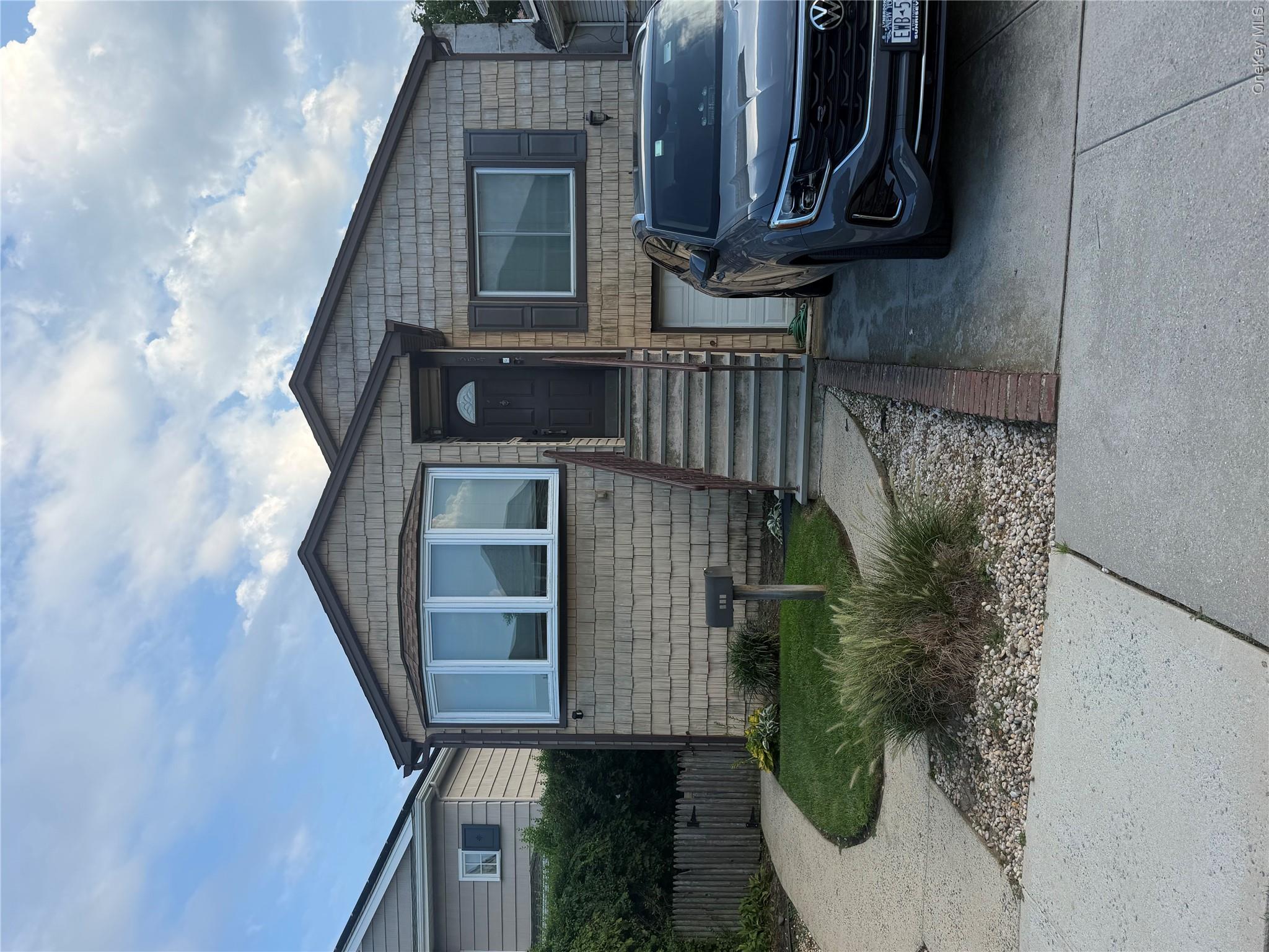 354 E Beech Street — photo