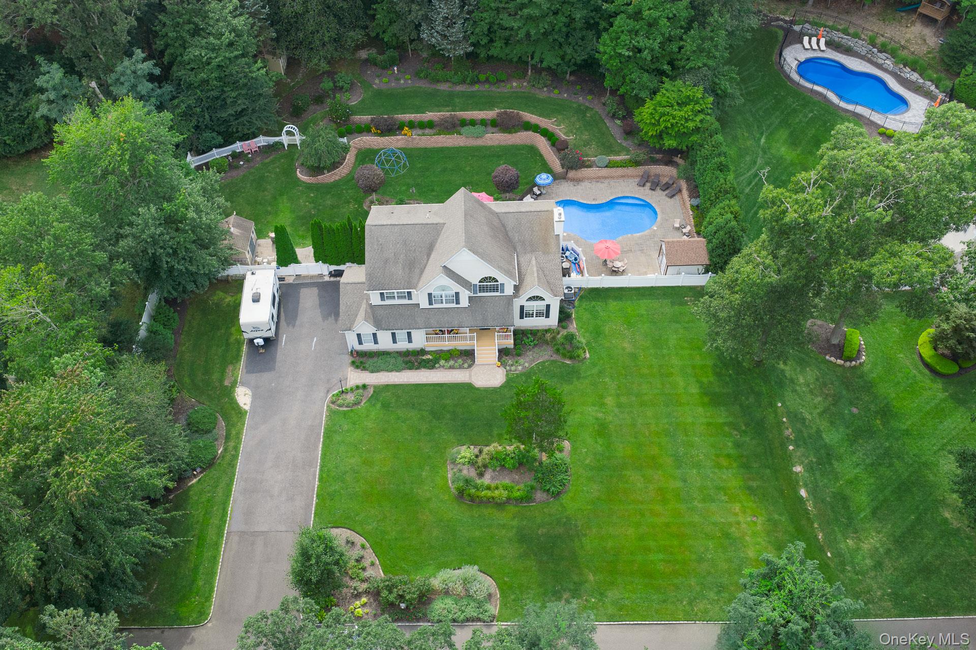 2835 N Wading River Road — photo