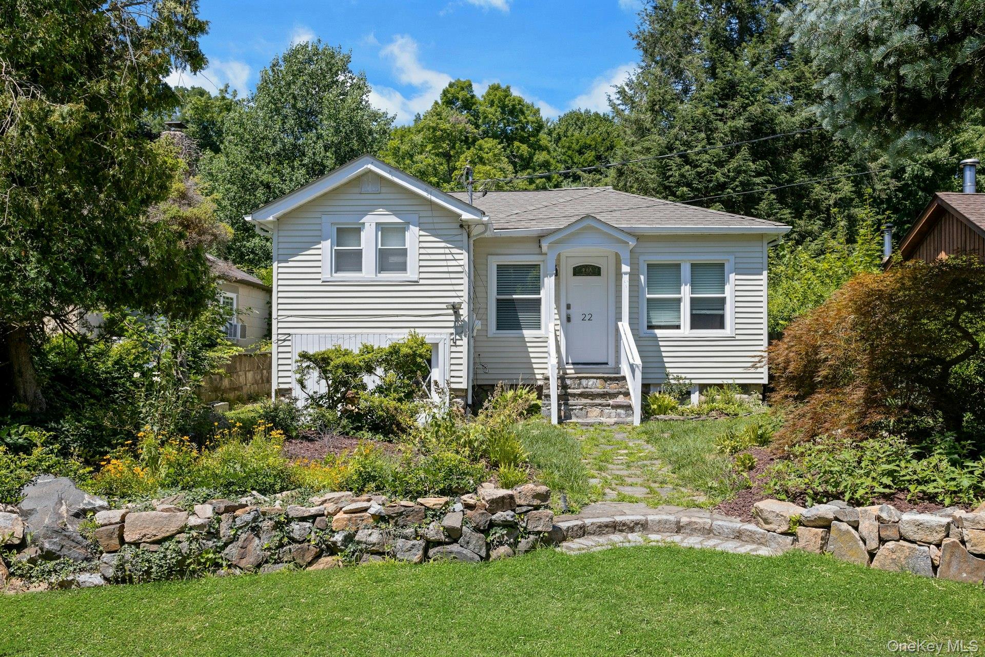 22 Larch Dr Larch Drive — photo