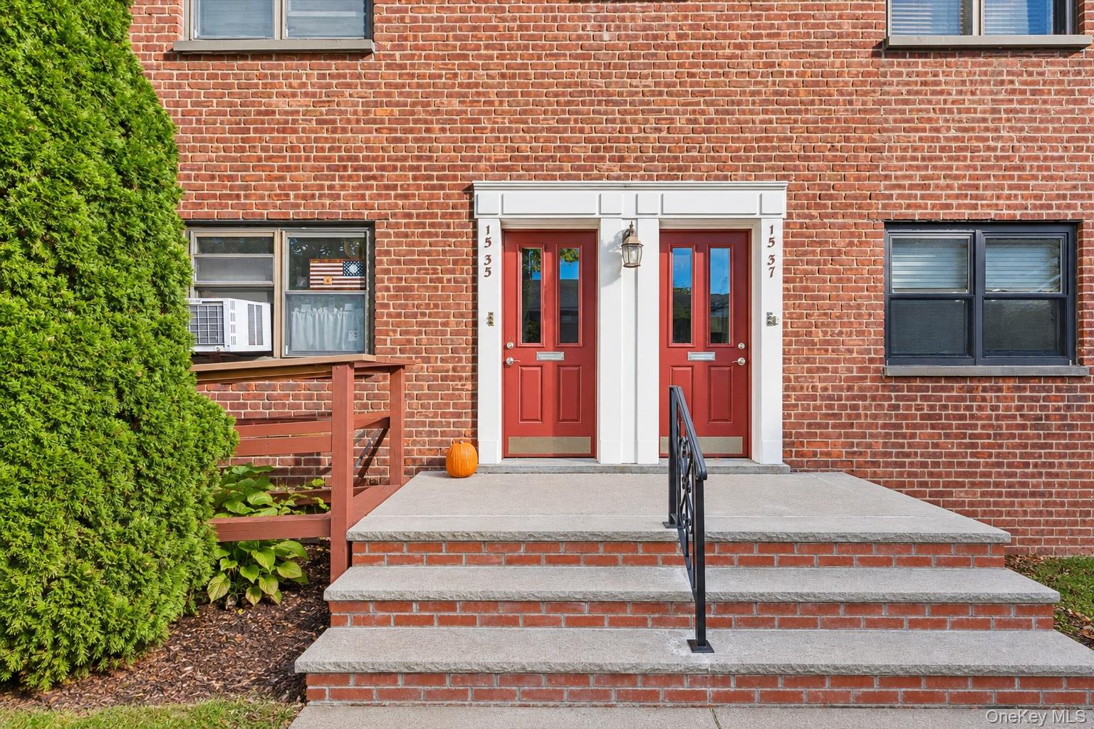 15-35 160 Street Unit 6-160 — photo
