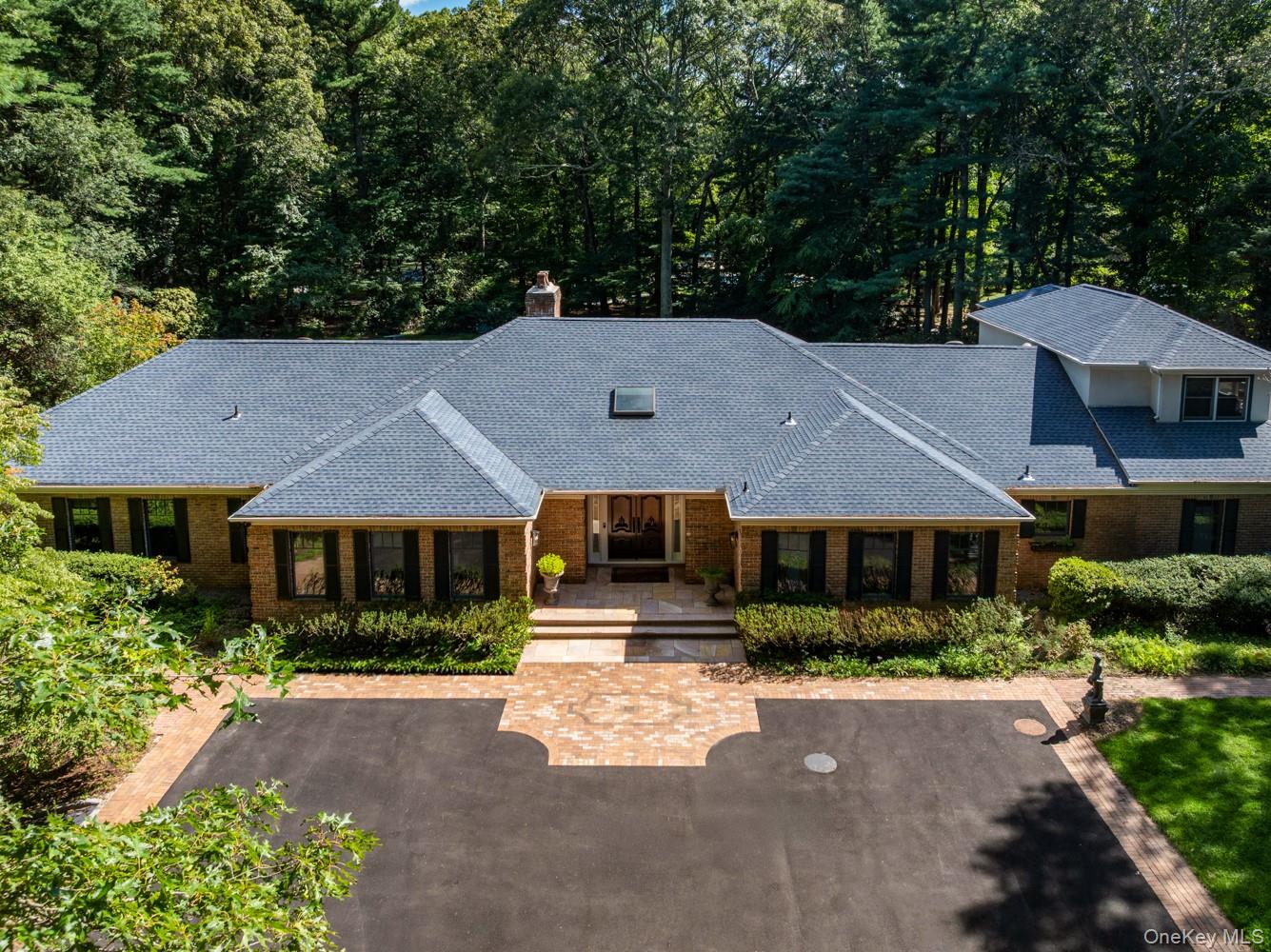 10 Laurel Woods Drive — photo