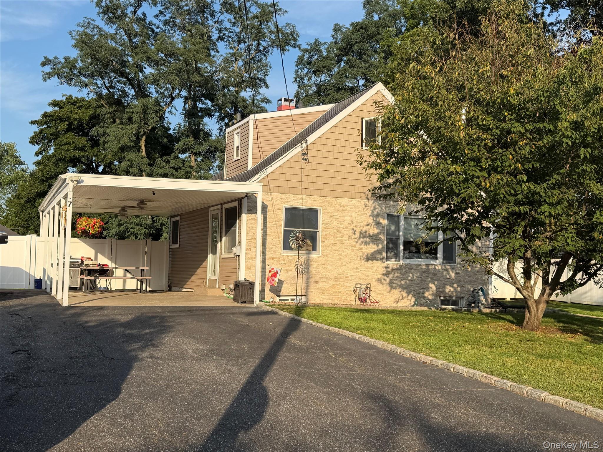 7 Crystal Lane — photo