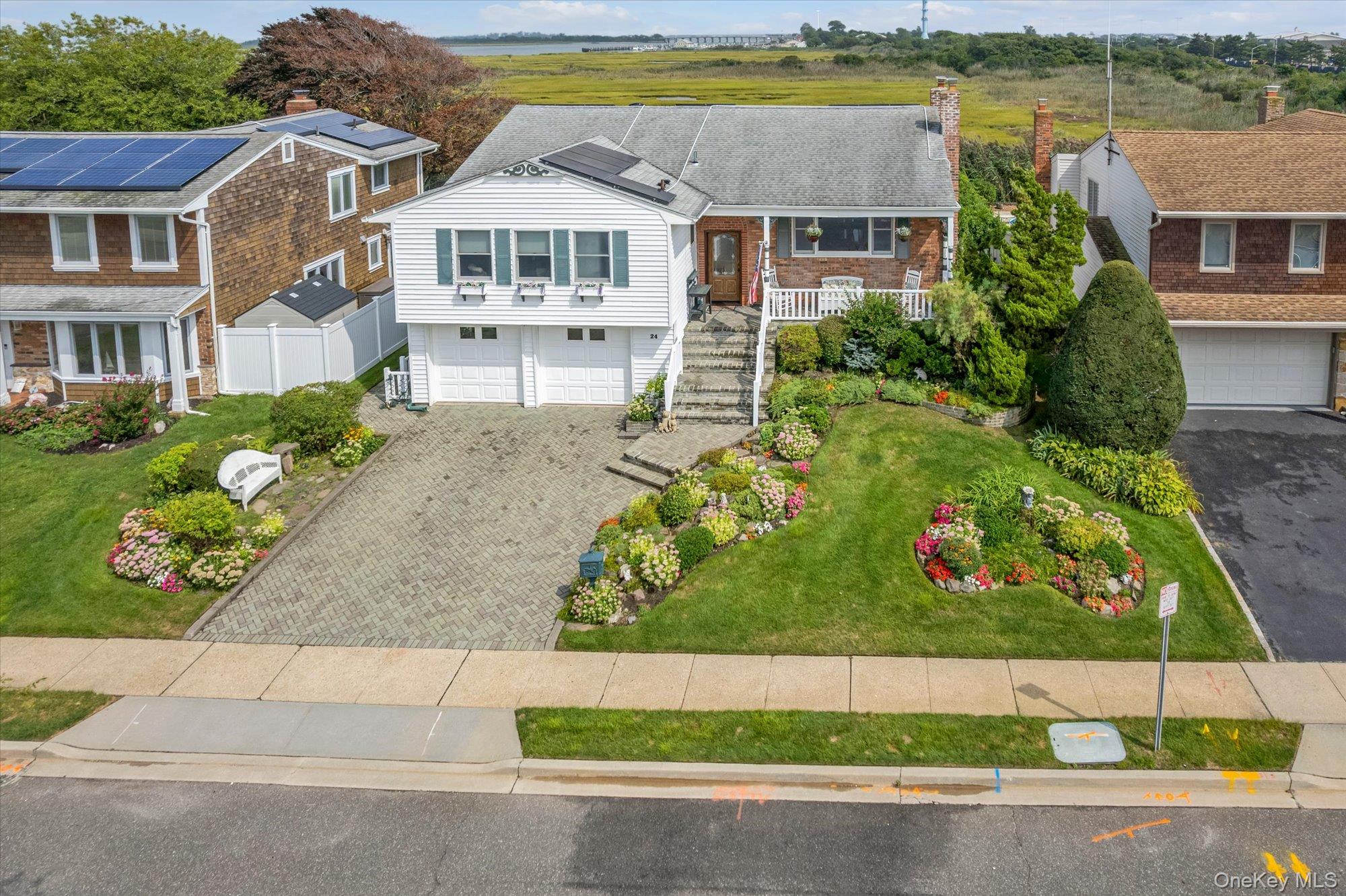 24 Donna Lane — photo