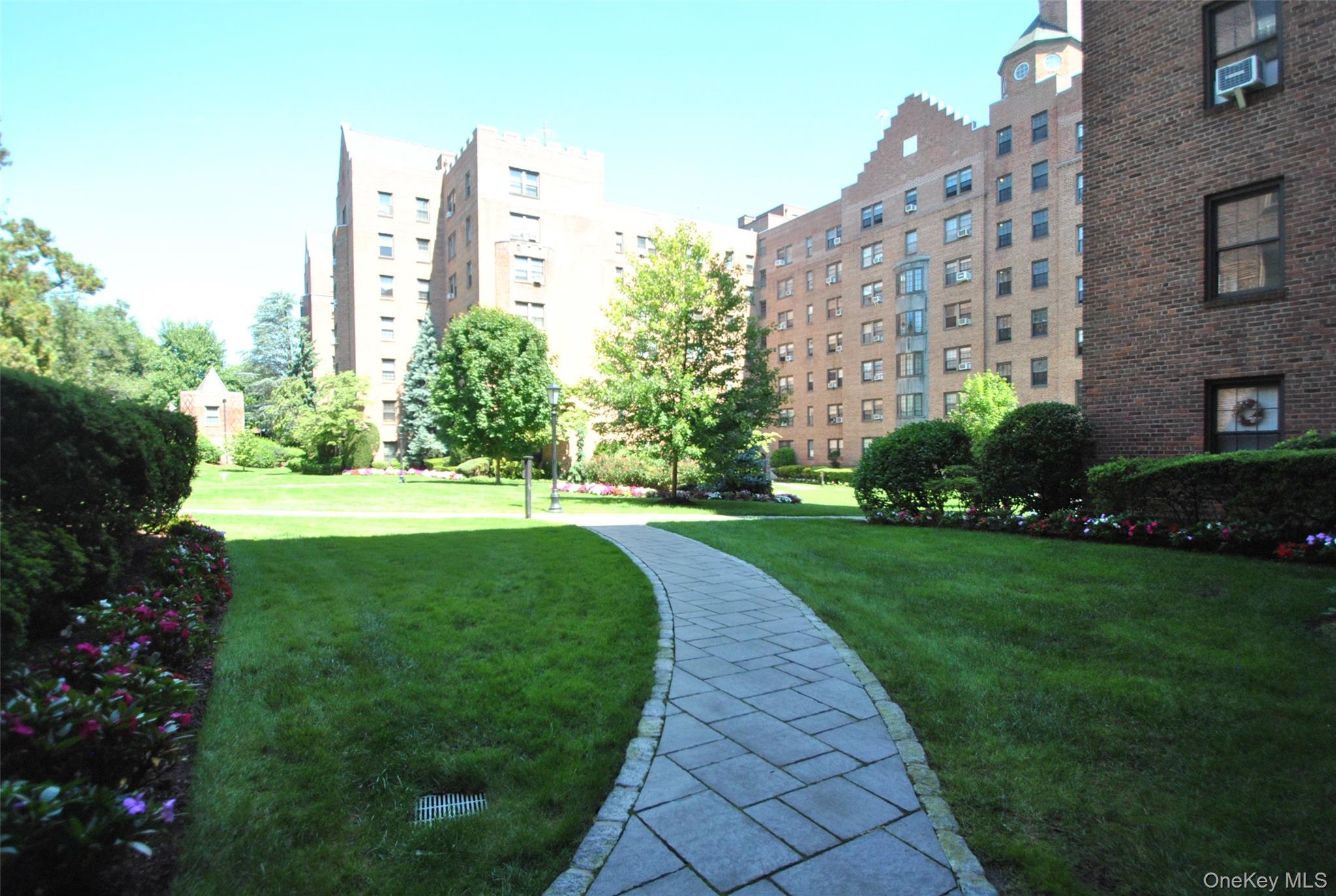198 Garth Road 3C — photo