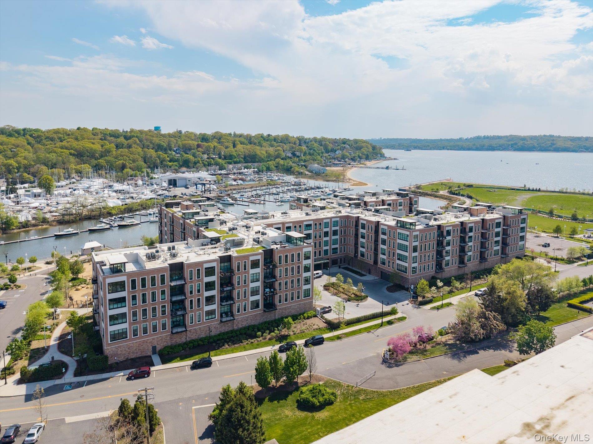 100 Garvies Point Road 1042 — photo
