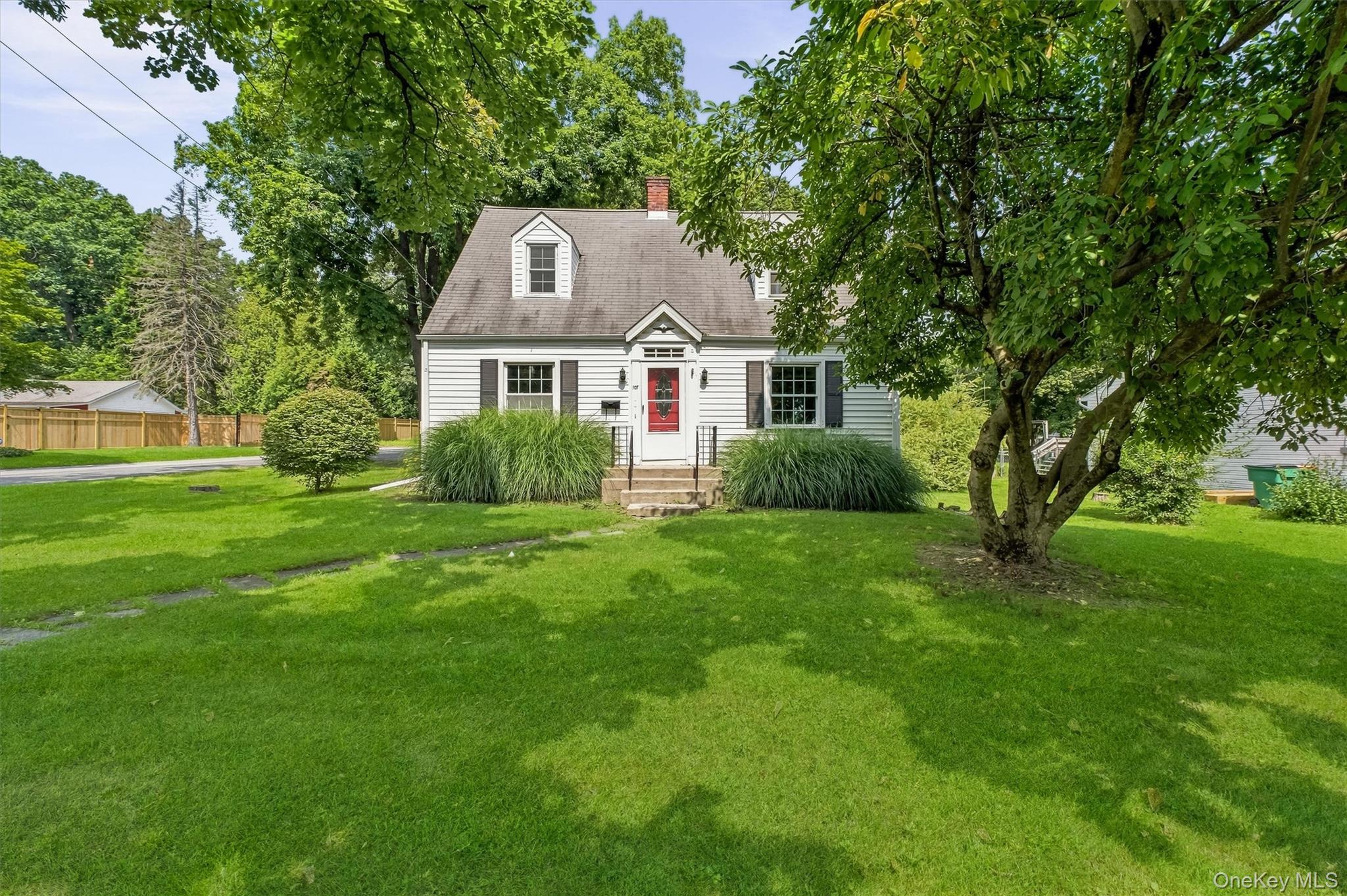 107 E Cedar Street, Poughkeepsie, NY 12601 — photo 2