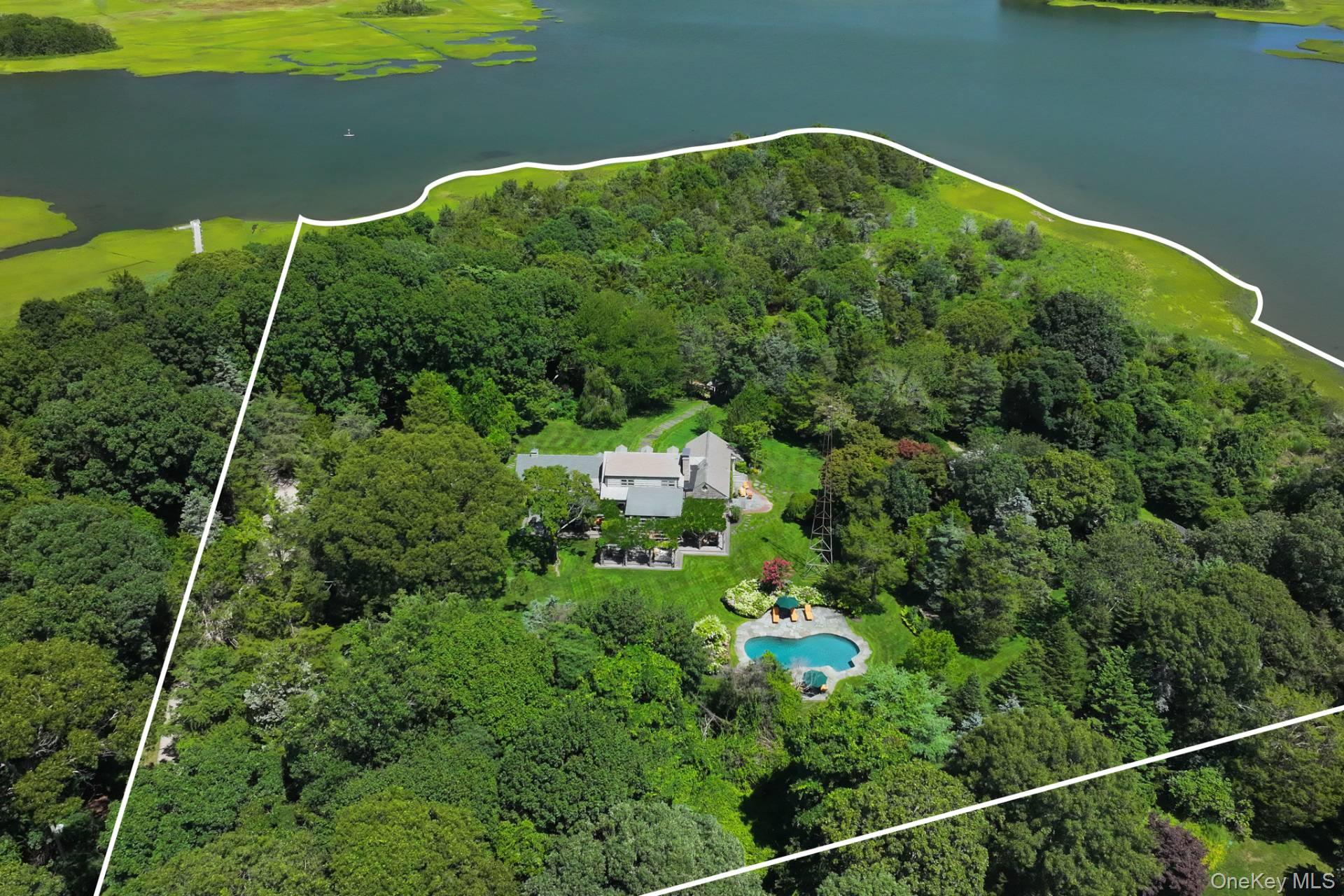 Home in East Hampton, NY 11937 — photo 2