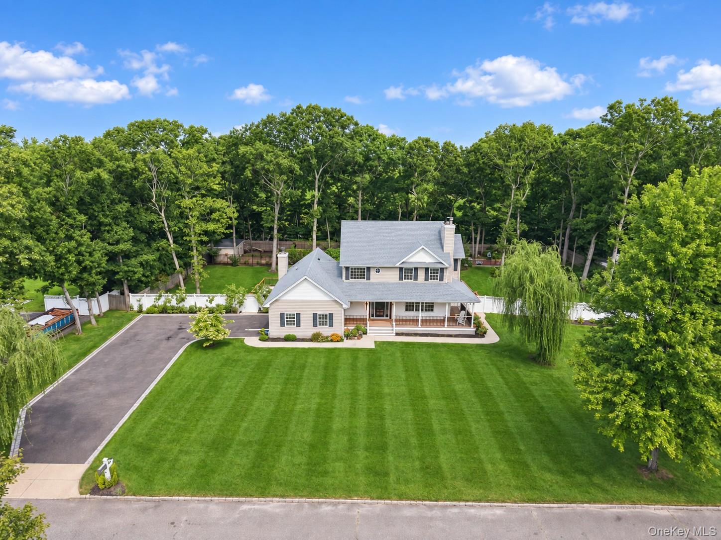 7 Sander Court — photo