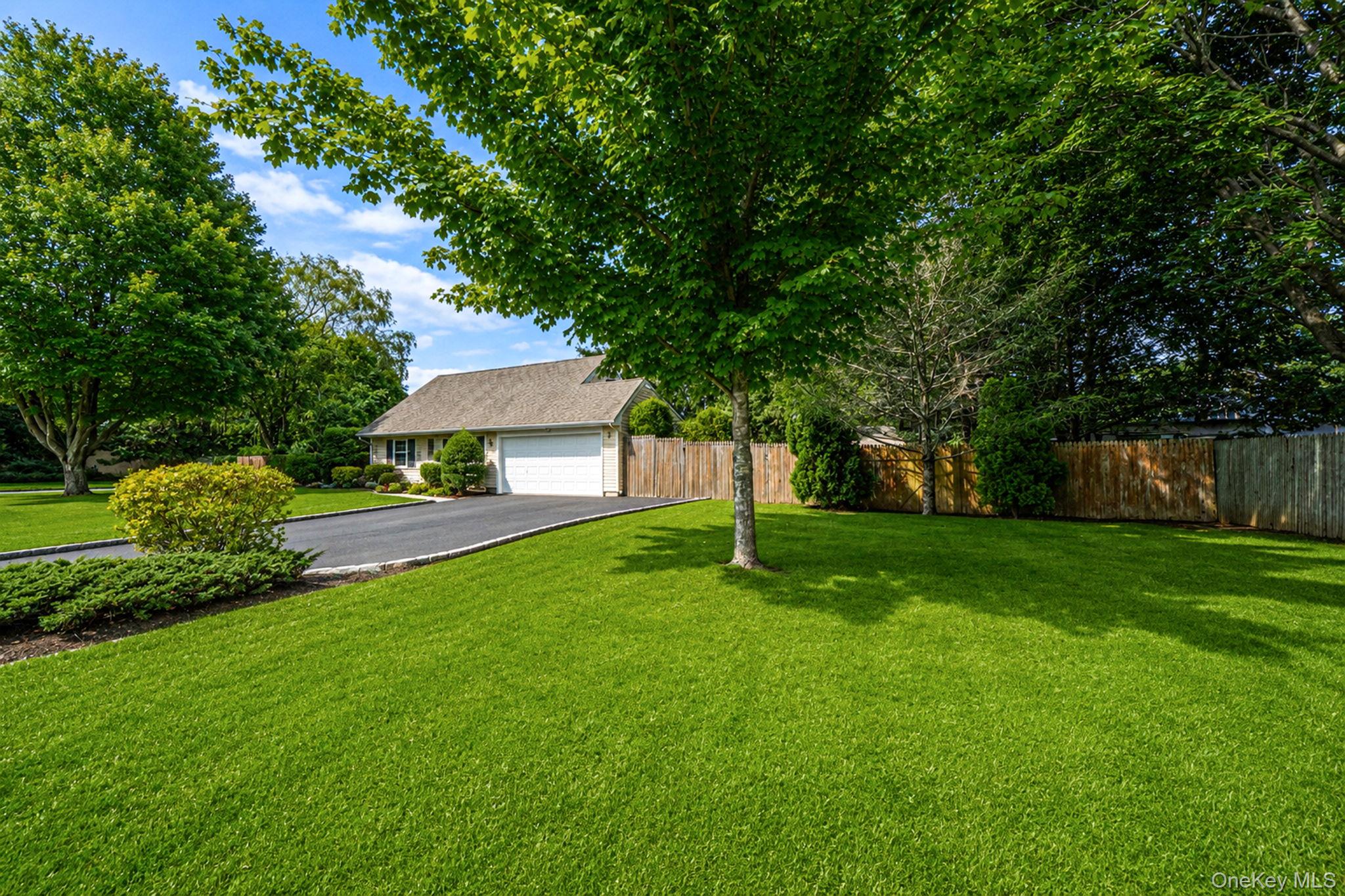4 Highview Lane, Brookhaven, NY 11961 — photo 3