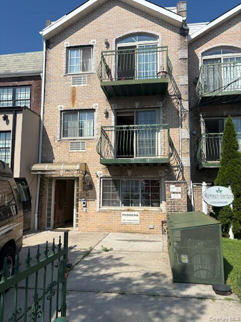 4 E 54th Street Unit 2G — photo
