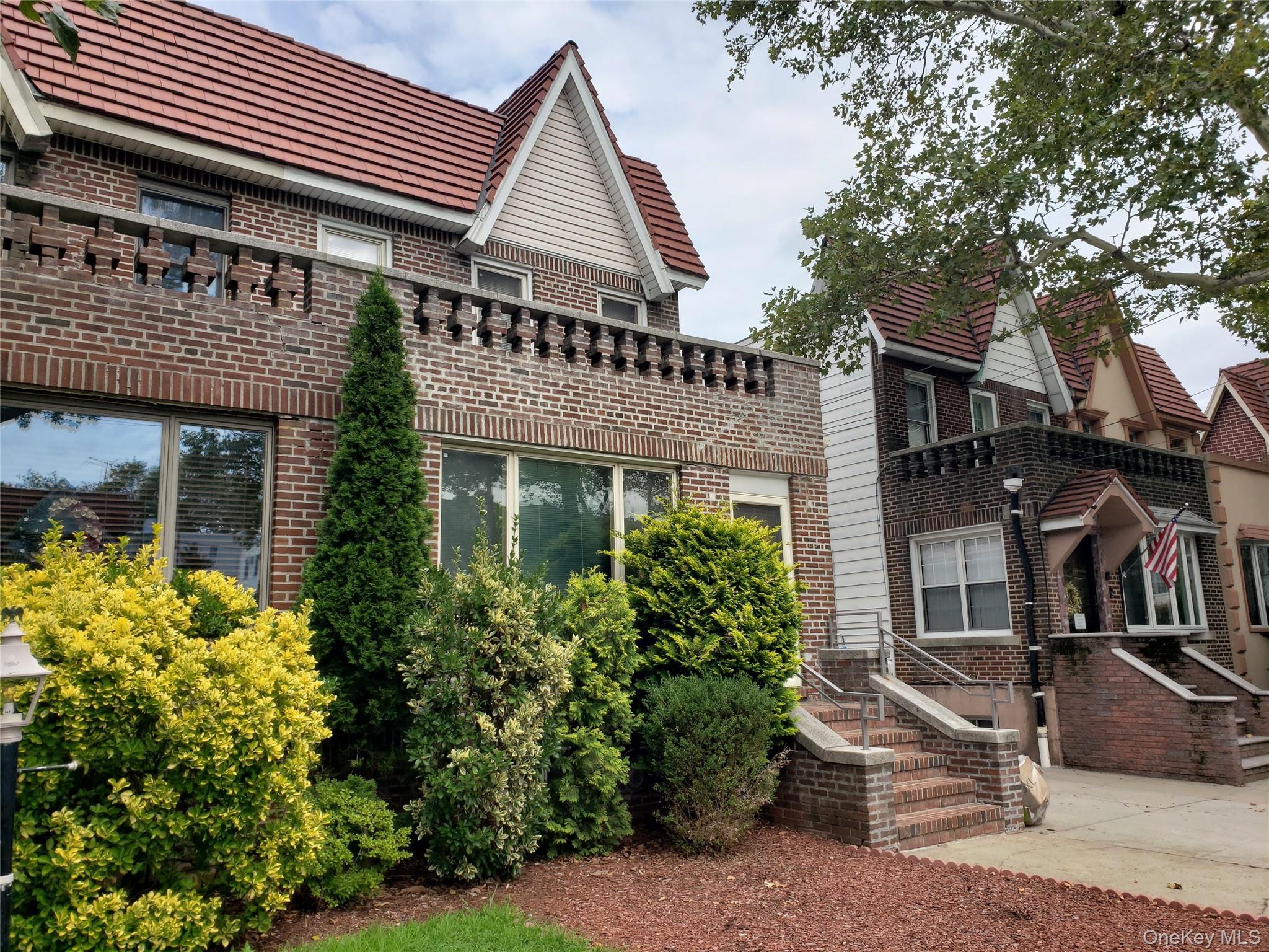 87-37 Union Turnpike — photo