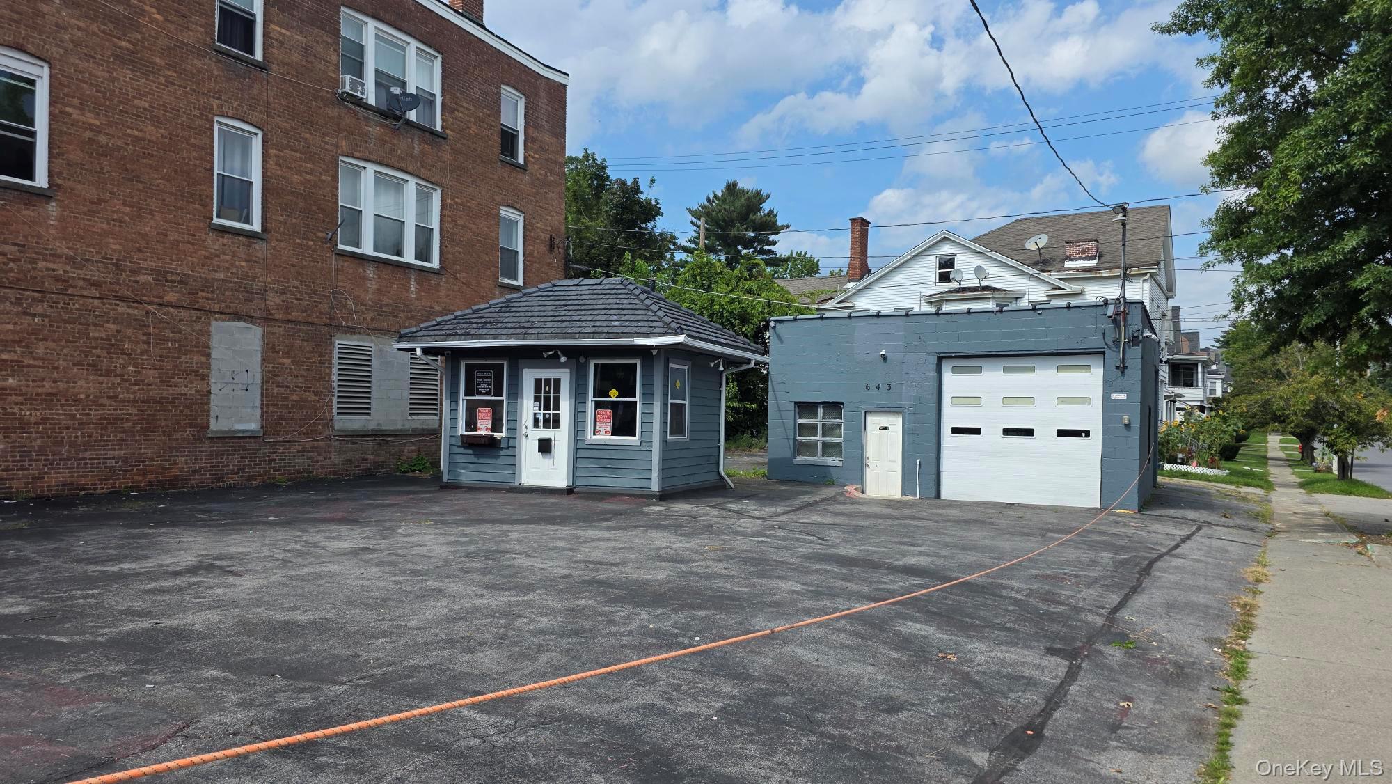 643 Main Street — photo