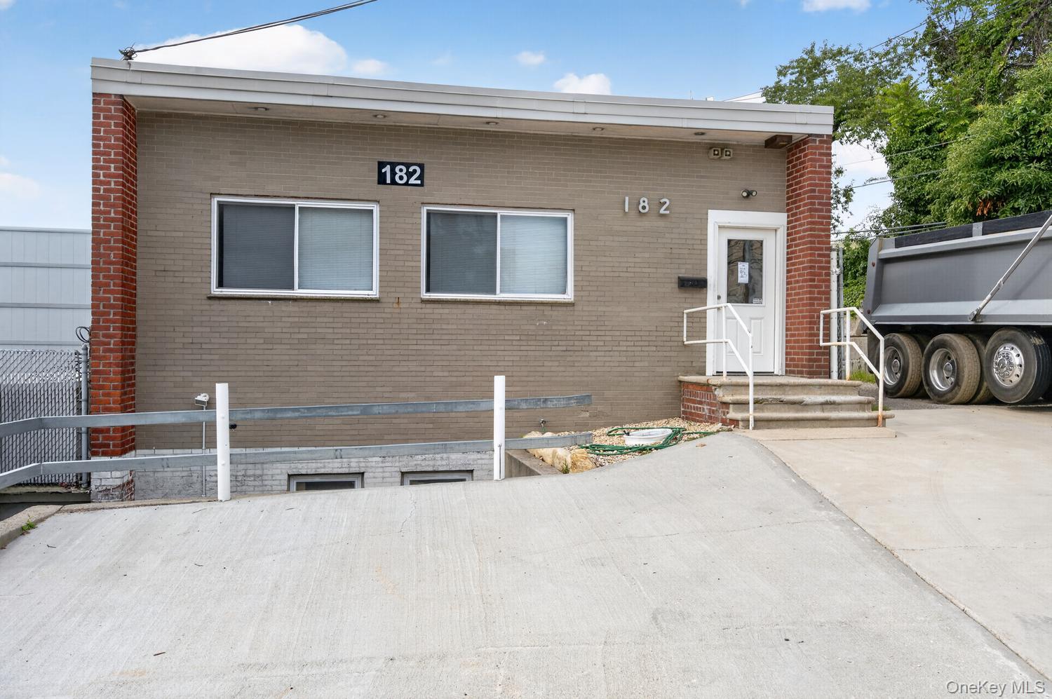 182 Fairchild Avenue — photo