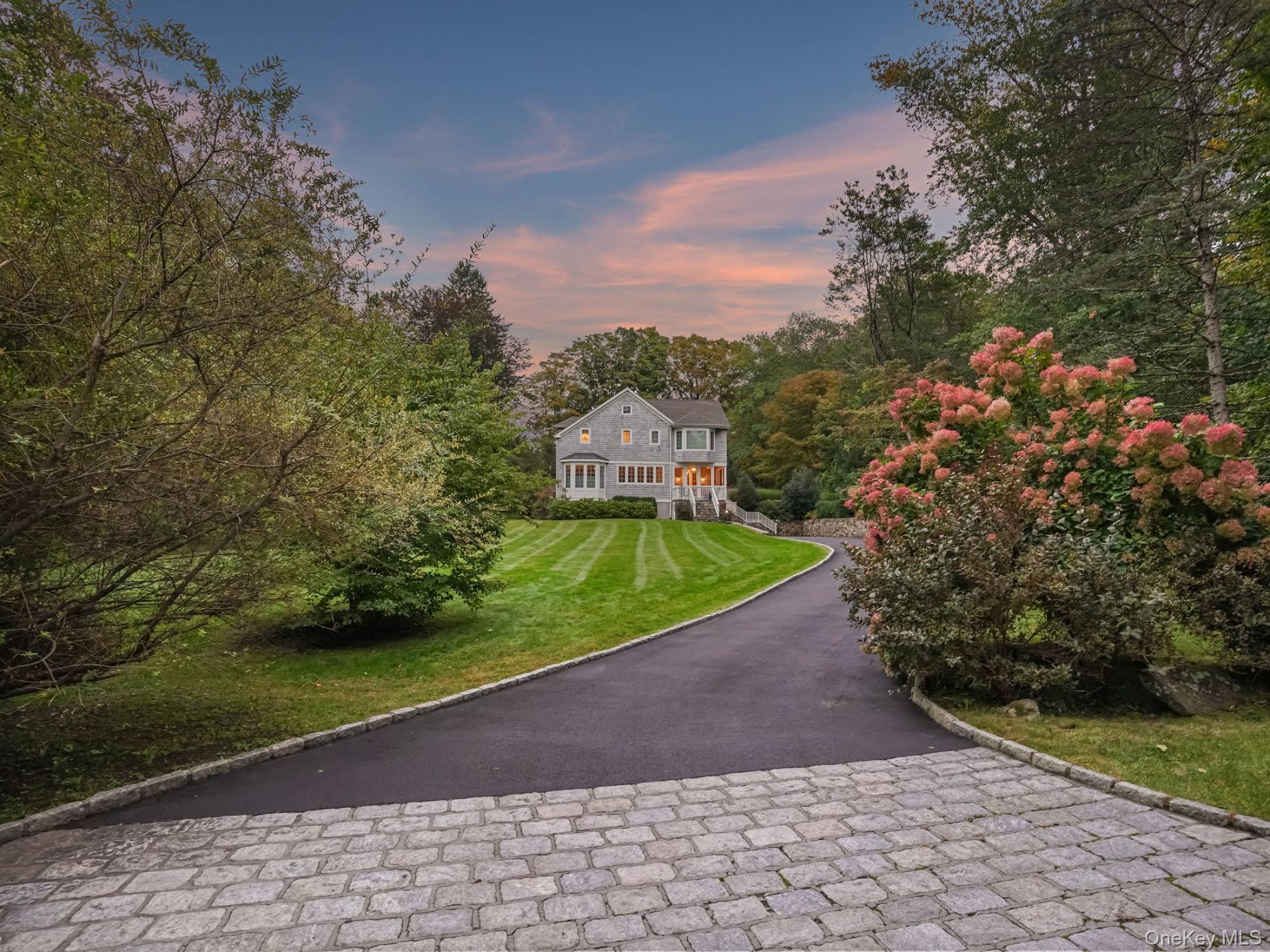 10 Hickory Lane — photo