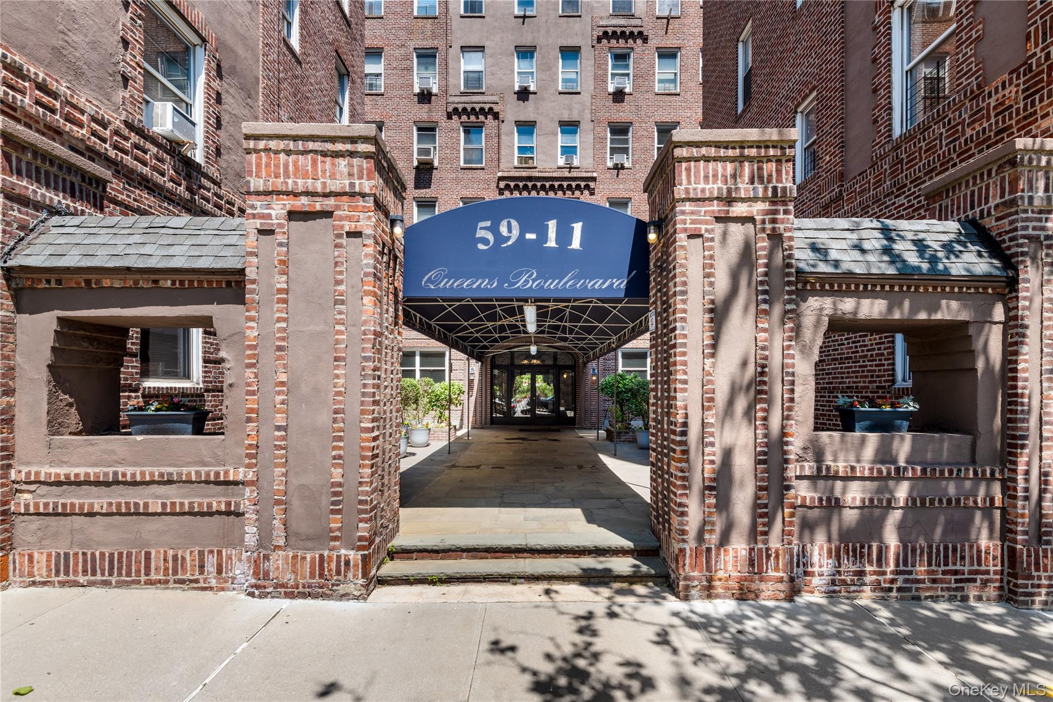 59-11 Queens Boulevard 4P — photo