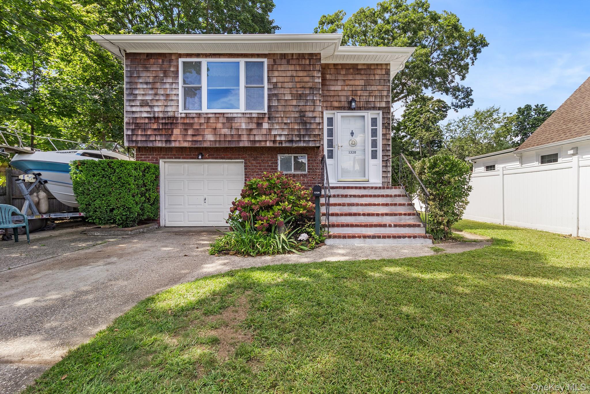 1320 Pine Acres Boulevard — photo