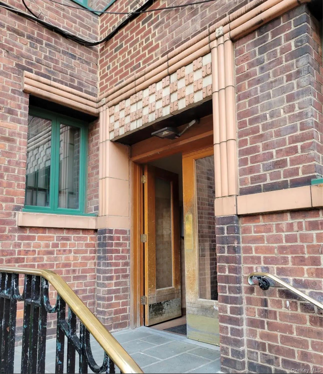 1503 Metropolitan Avenue 7E — photo