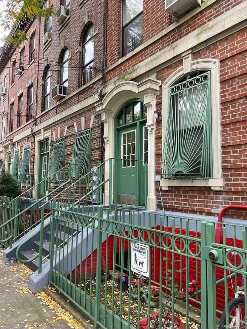 1047 Faile Street Unit 1047a — photo