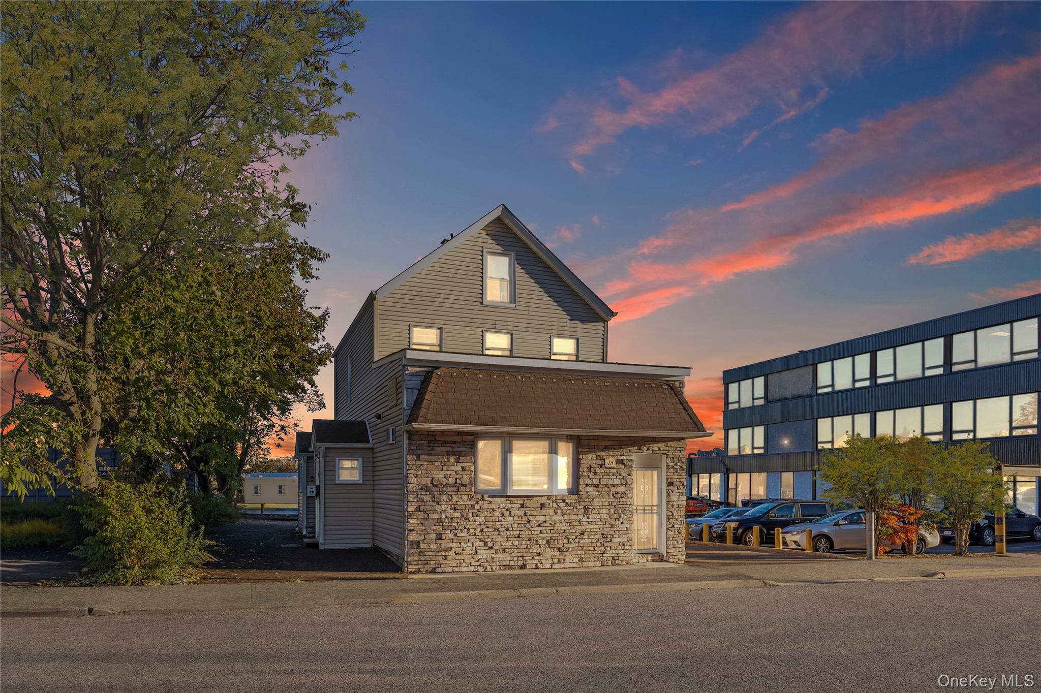 15 E Carl Street — photo