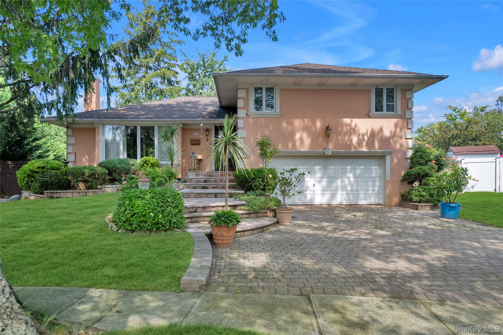 936 Stratford Court — photo