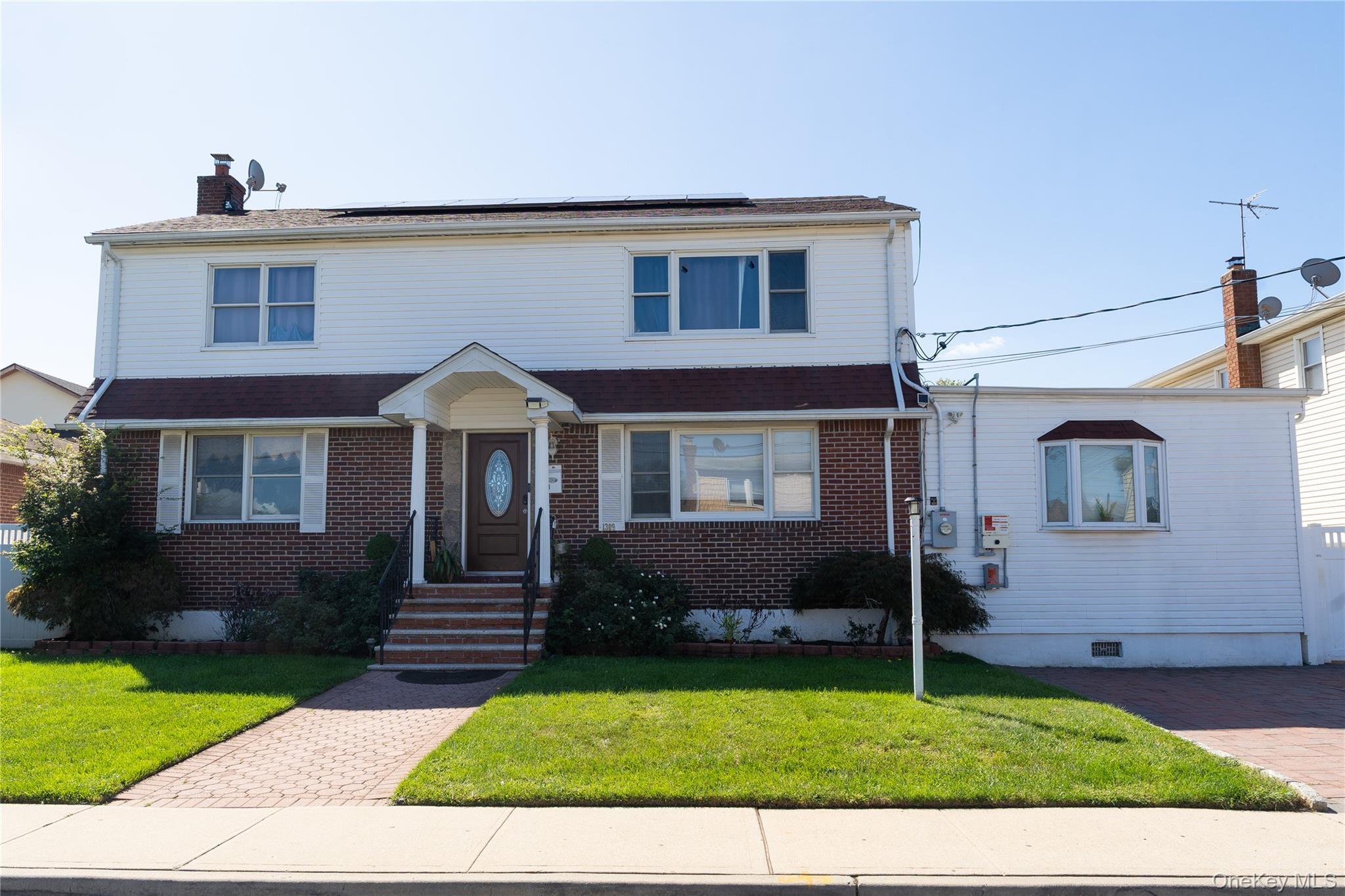 1309 Globe Avenue — photo