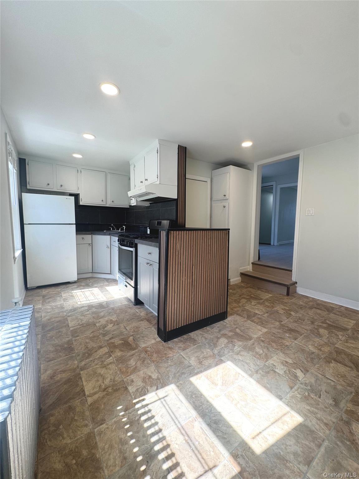249 N Macquesten Parkway Floor #2 — photo