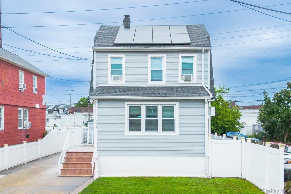 255 Cochran Place — photo