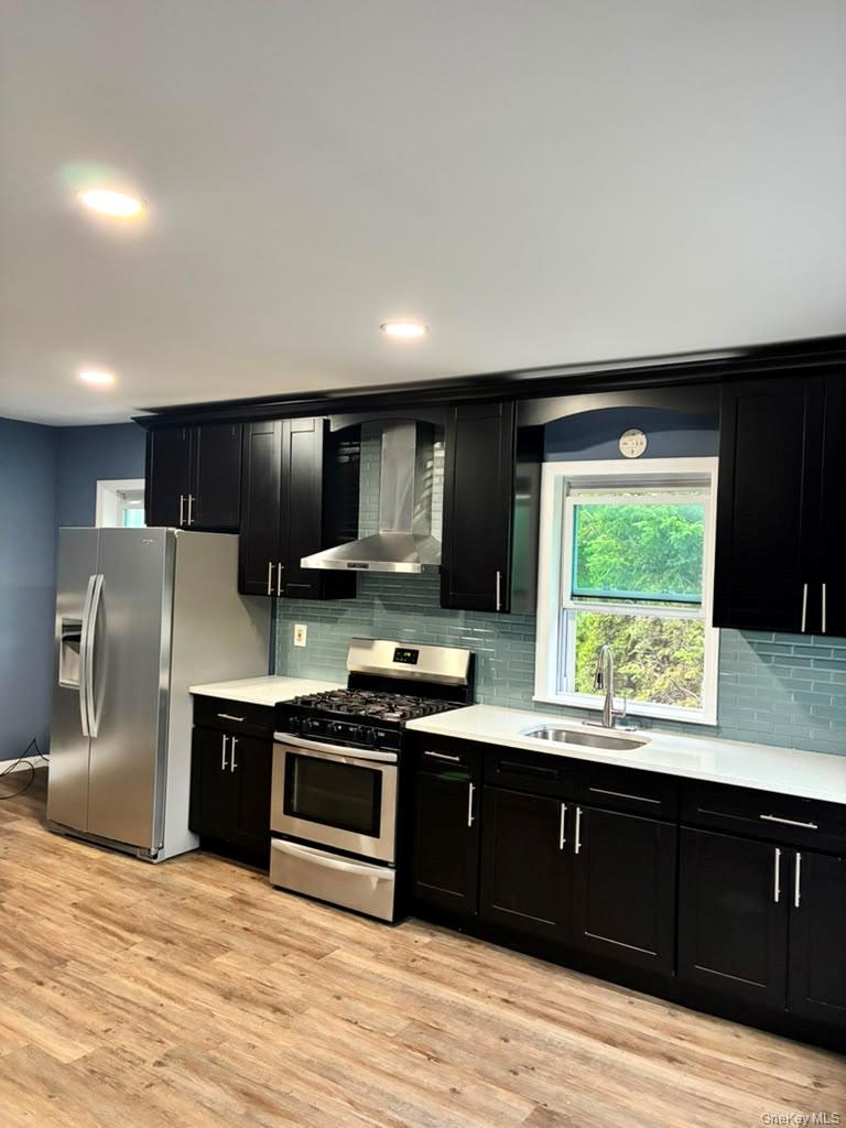 Home in Islip, NY 11706 — photo 2