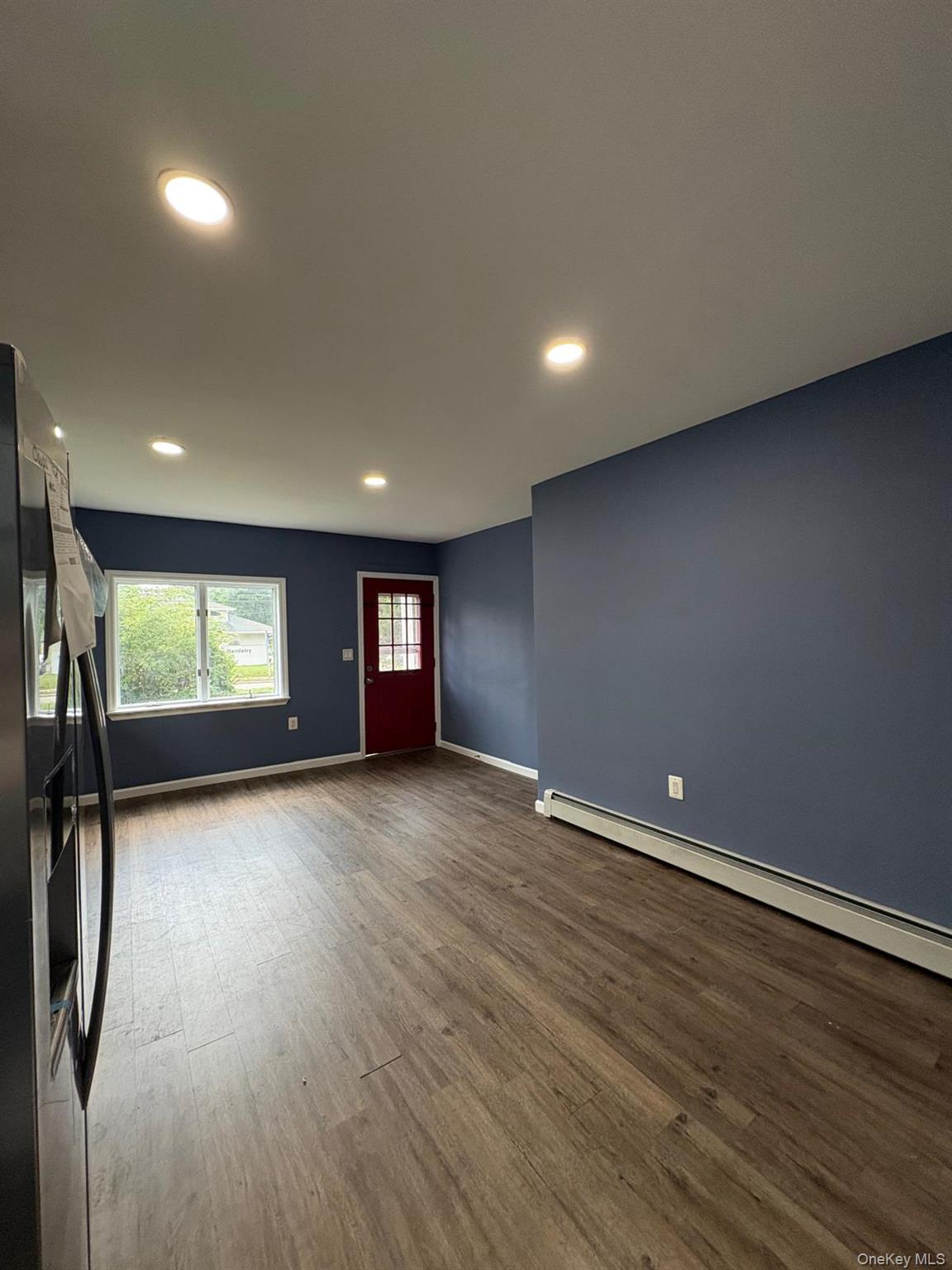 Home in Islip, NY 11706 — photo 3