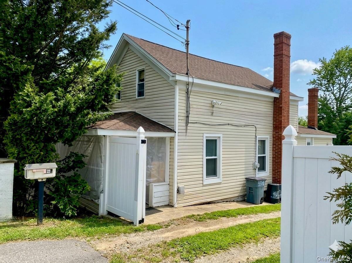 970 E Main Street — photo