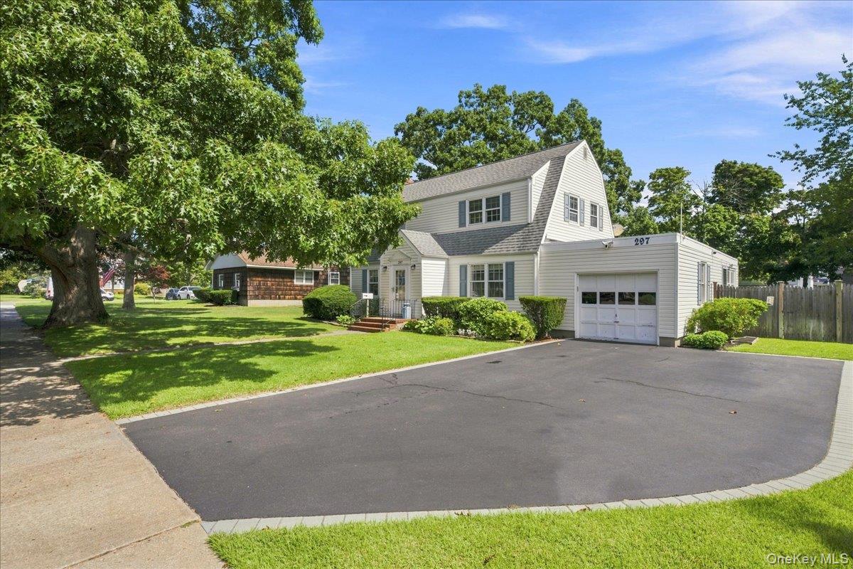 297 Maple Avenue, Brookhaven, NY 11772 — photo 3