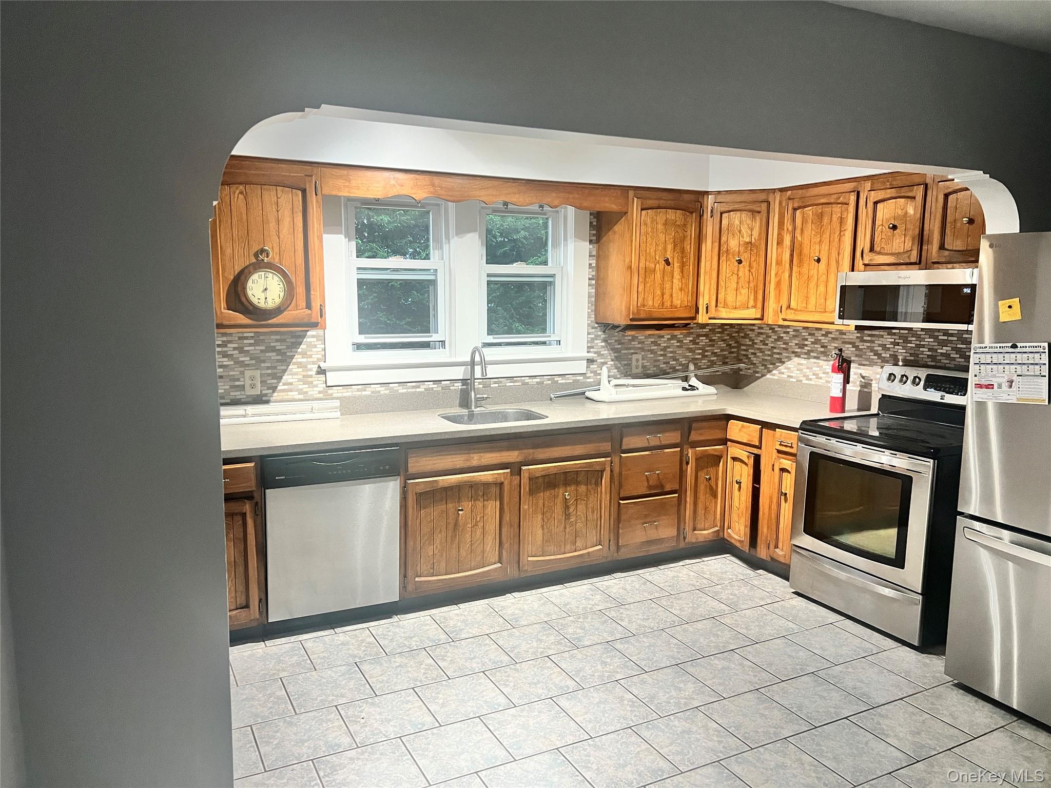 Home in Islip, NY 11751 — photo 3