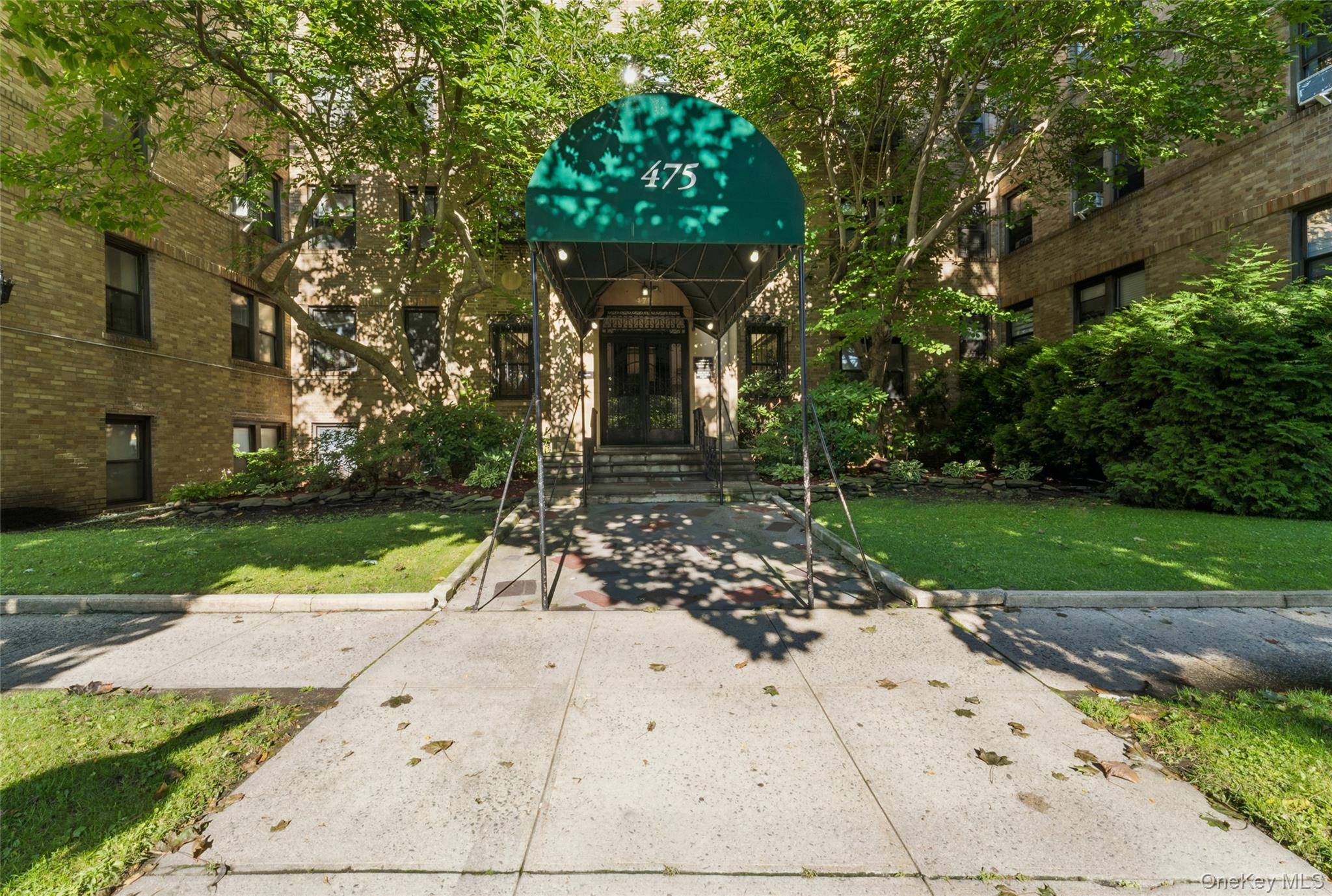 475 Bronx River Road 3F — photo