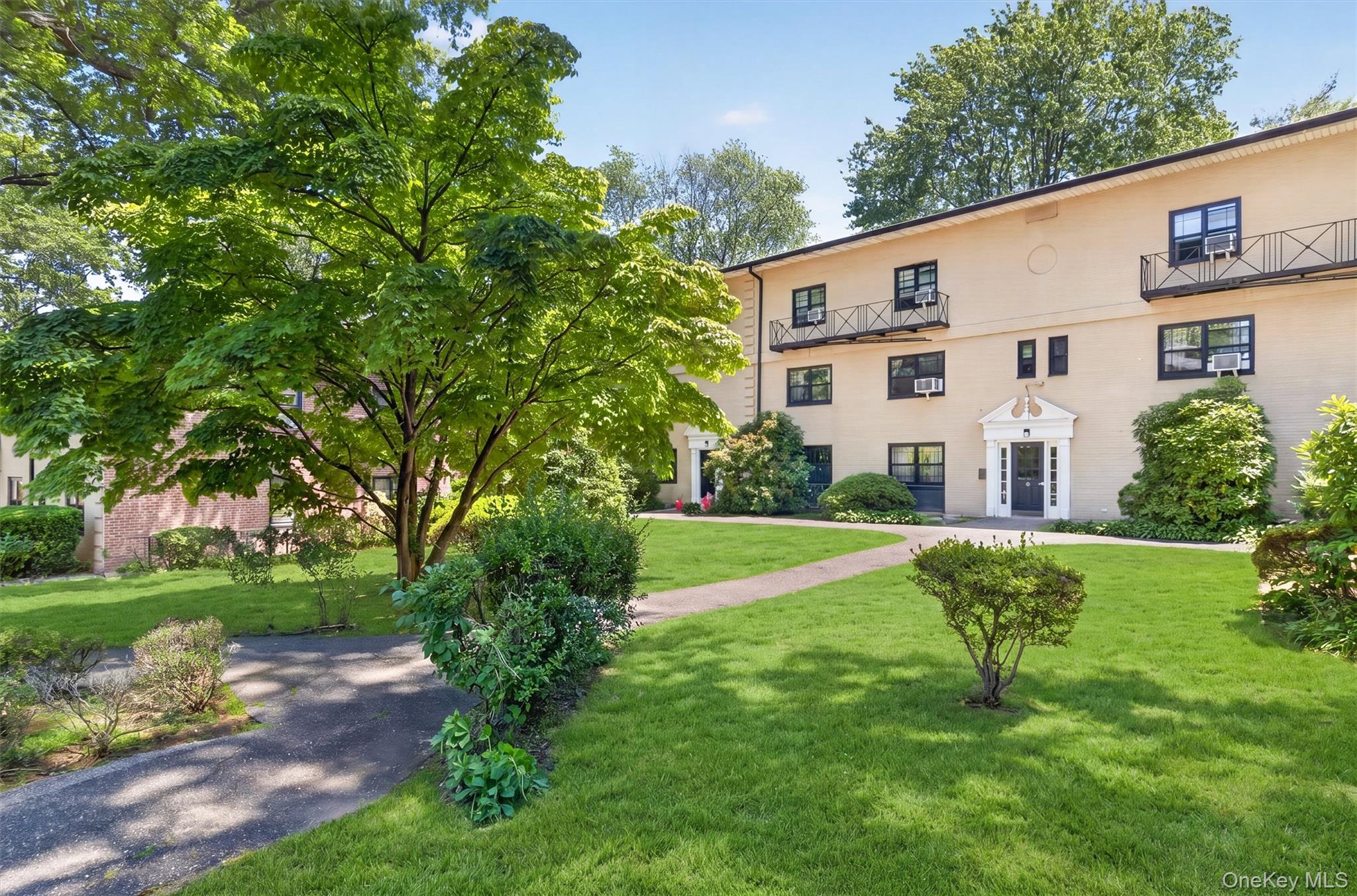 6 Manchester Road 2L — photo
