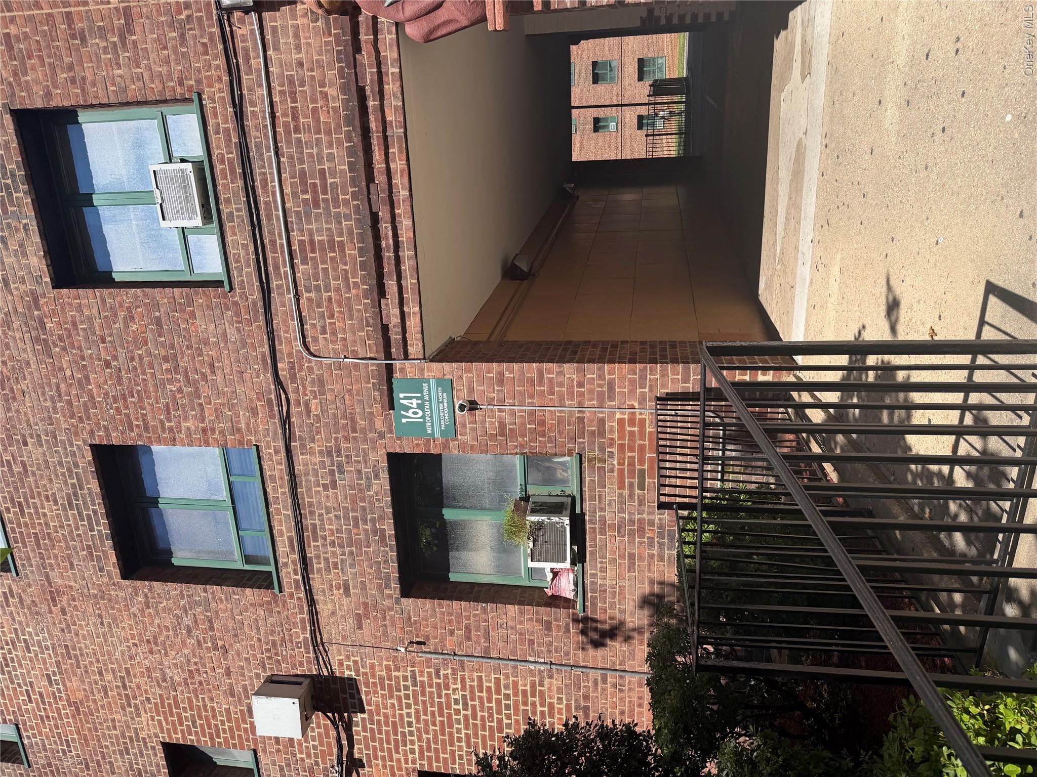 1641 Metropolitan Avenue 3H — photo