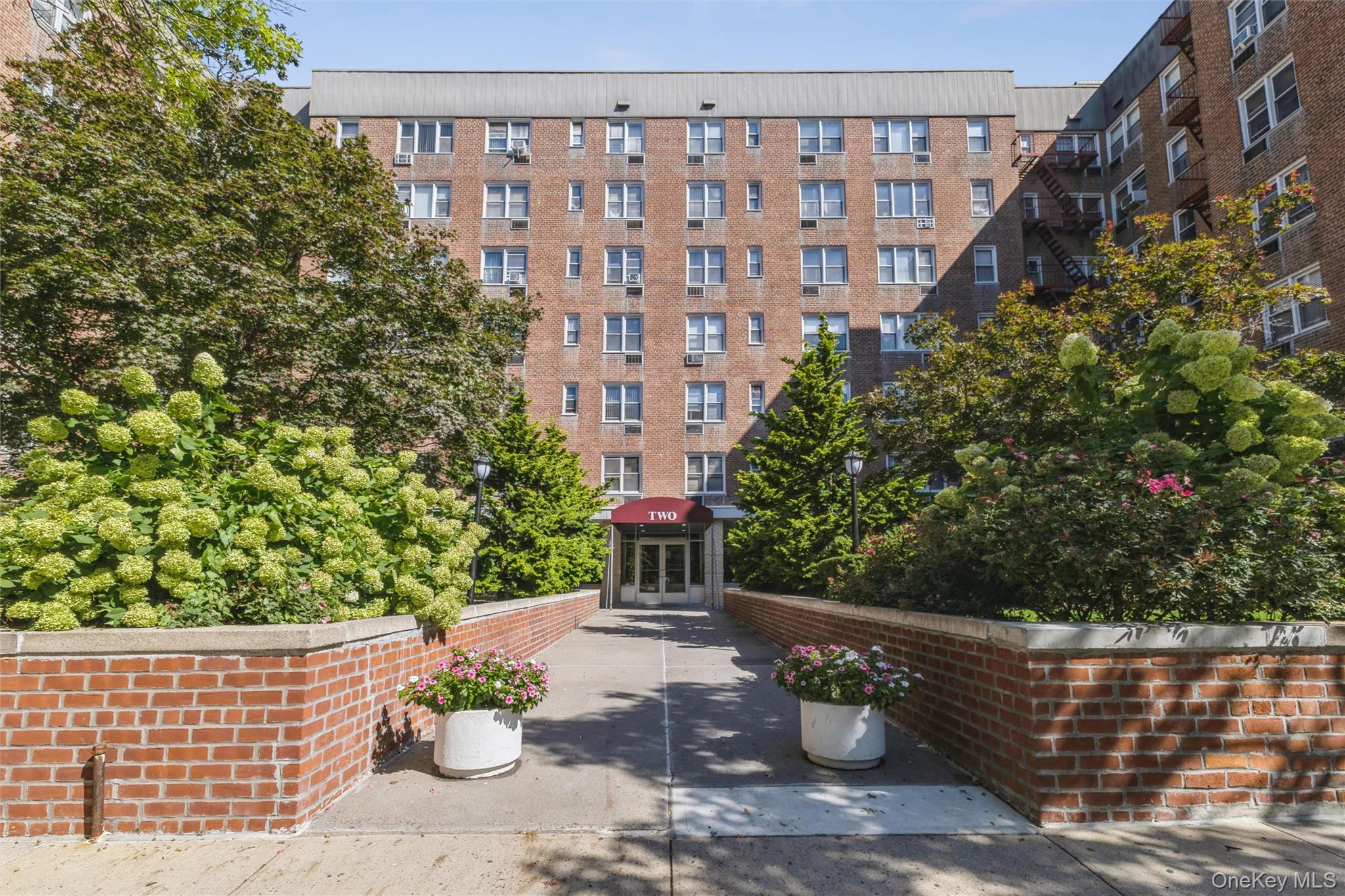 2 Sadore Lane Unit 1E — photo