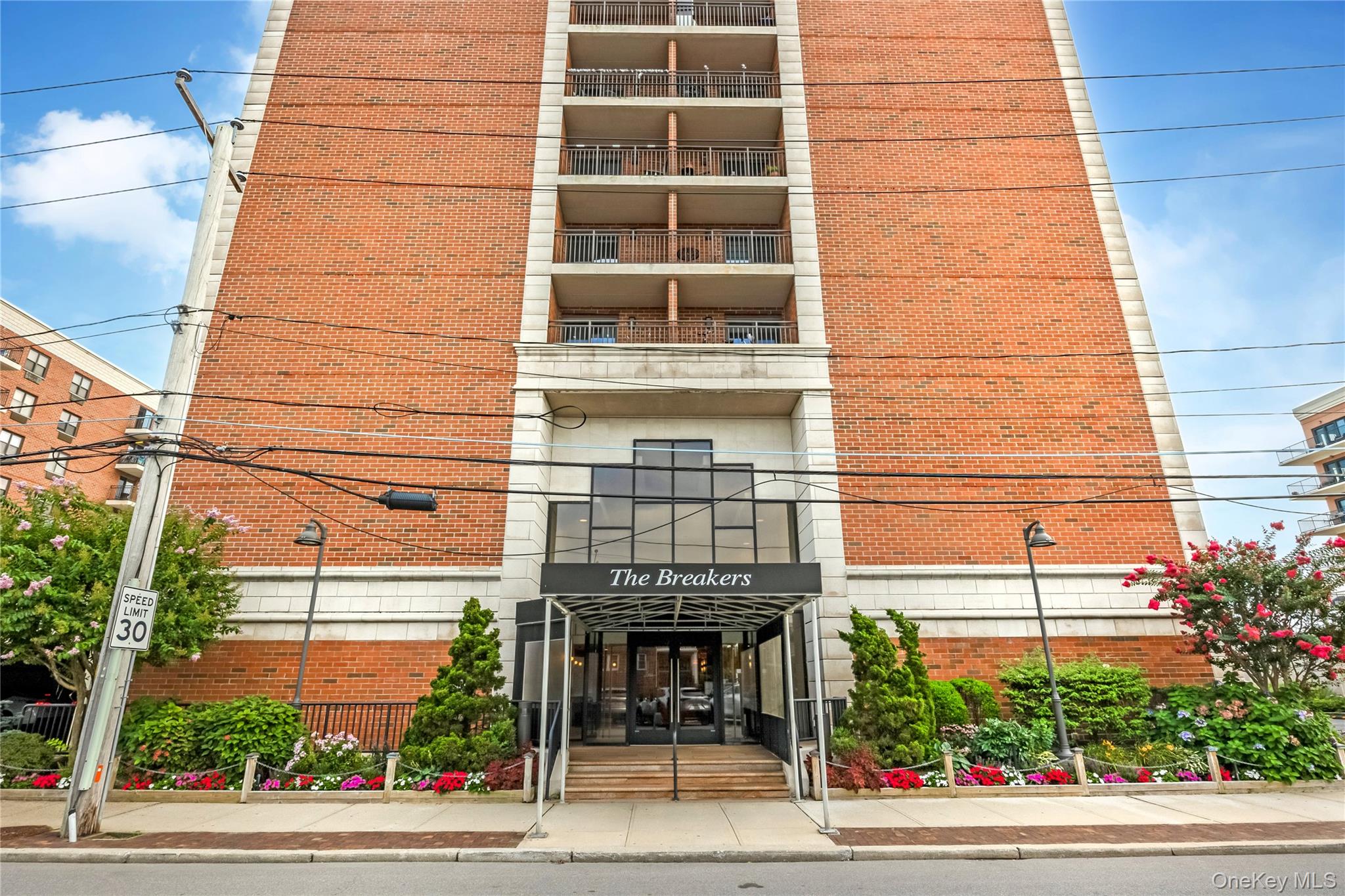 230 W Broadway 609 — photo