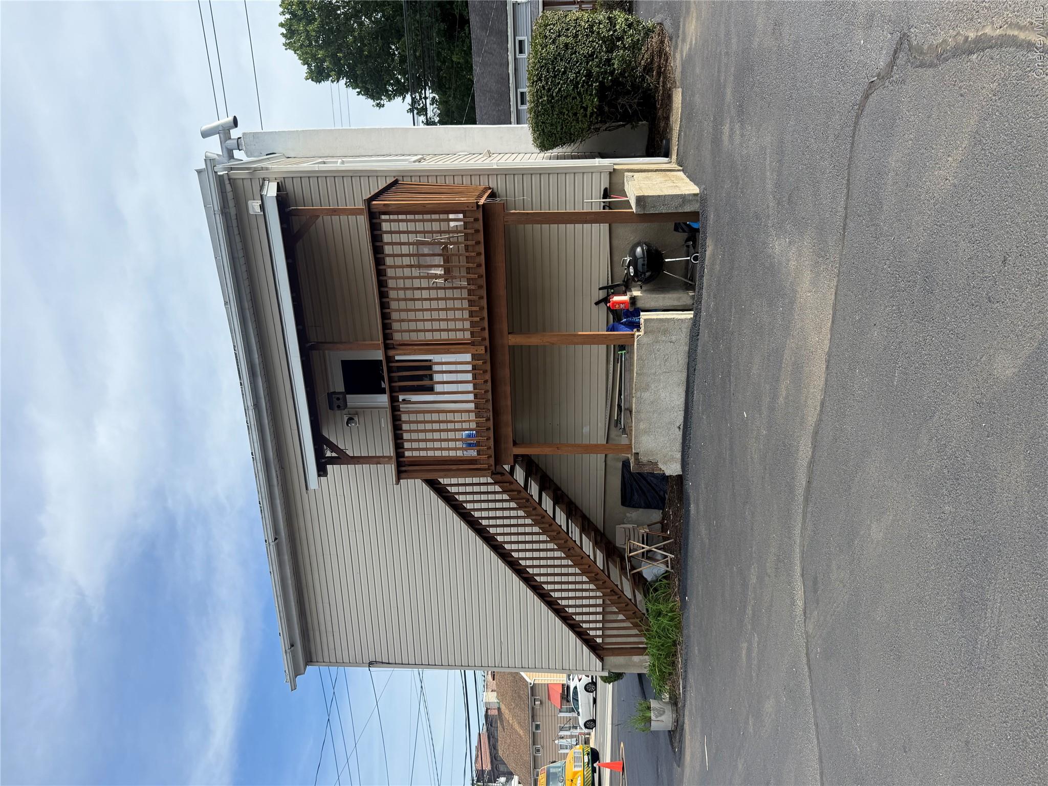 110 W Railroad Avenue Second Floor — photo