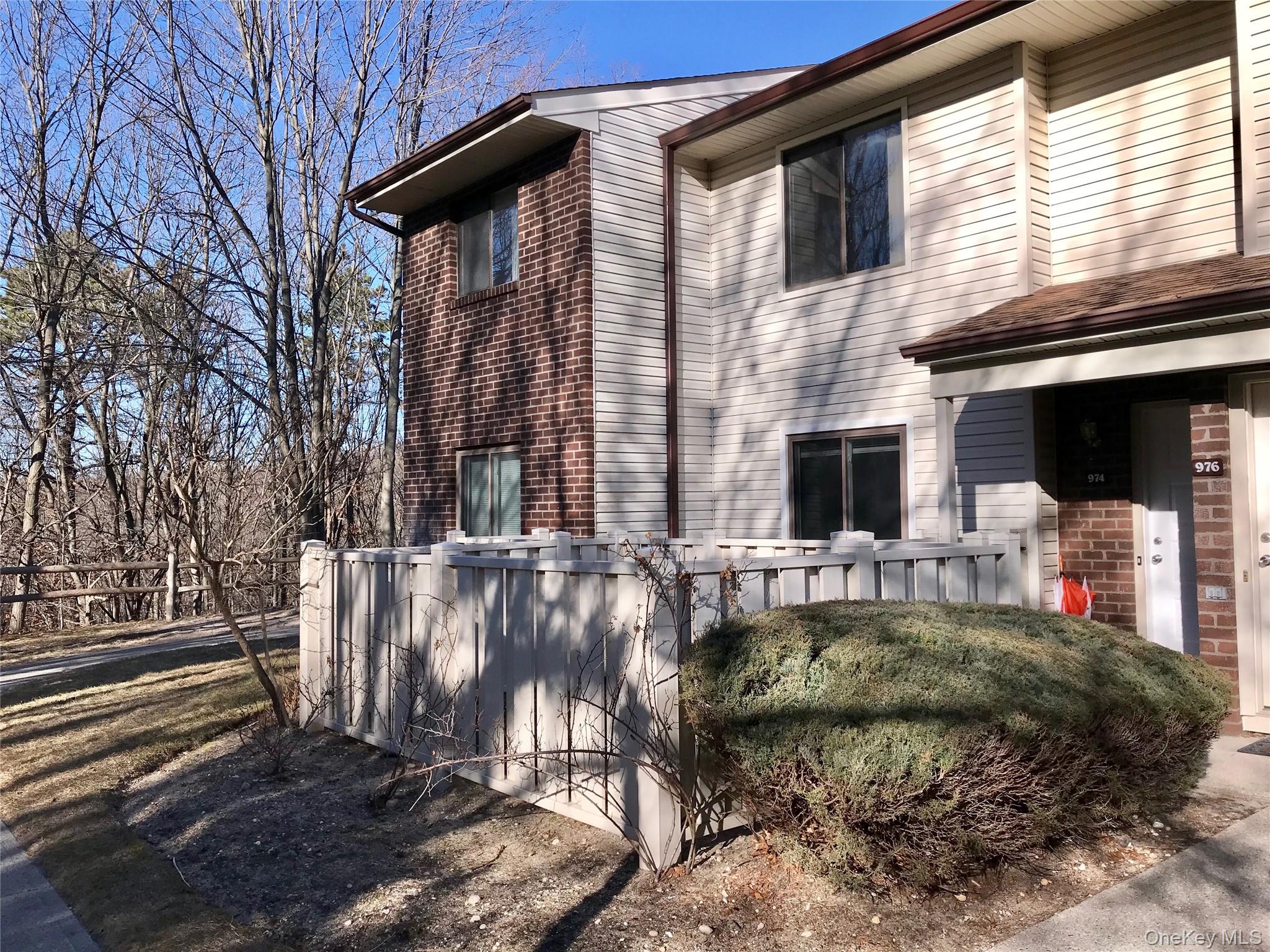974 Skyline Drive — photo