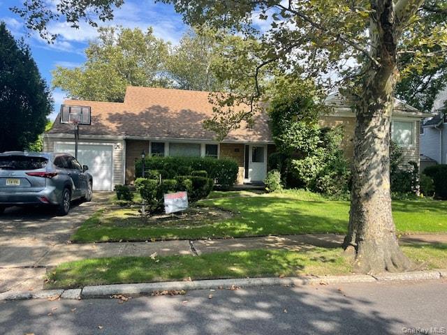894 Lakeside Drive — photo