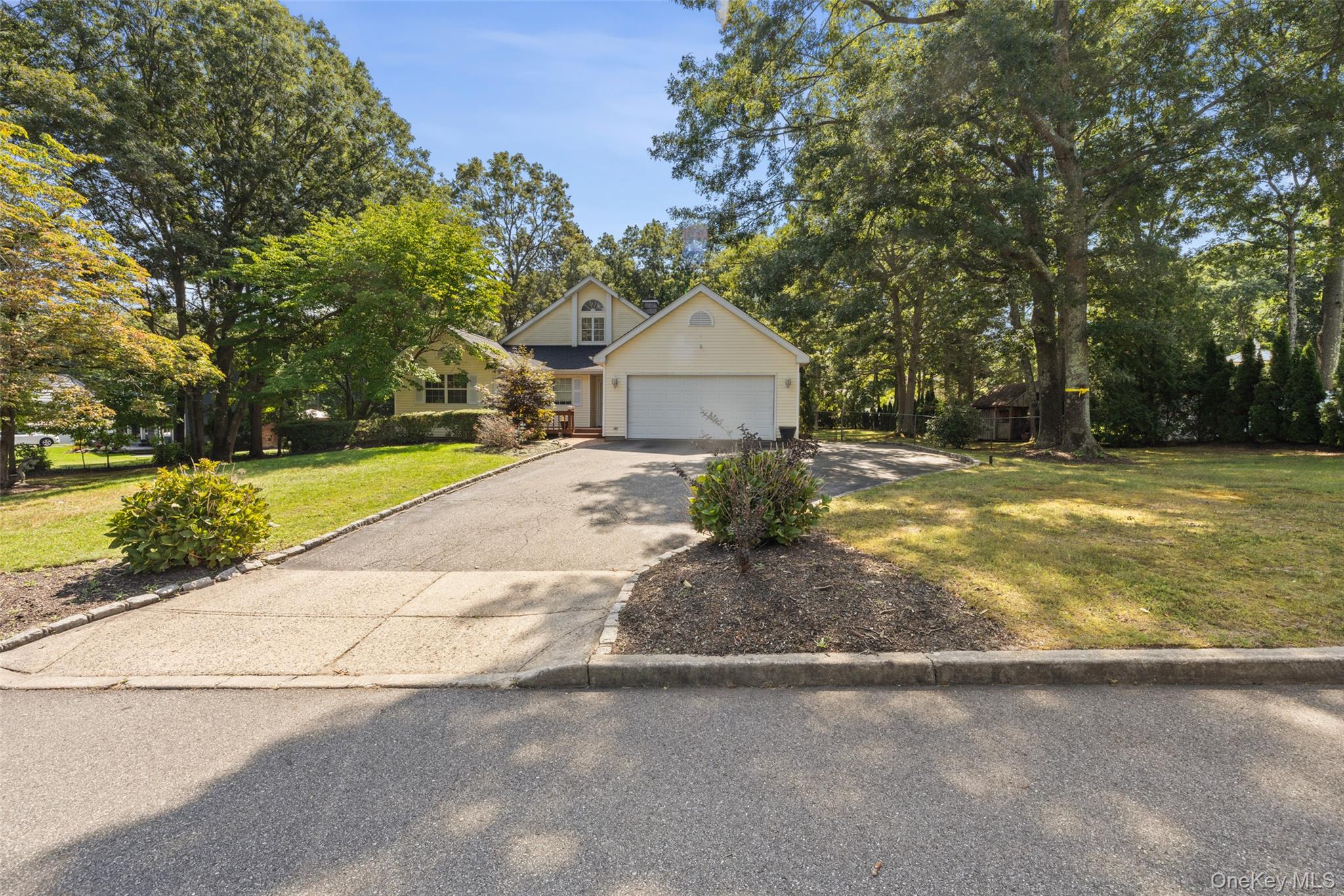 4 Thunderbird Court — photo